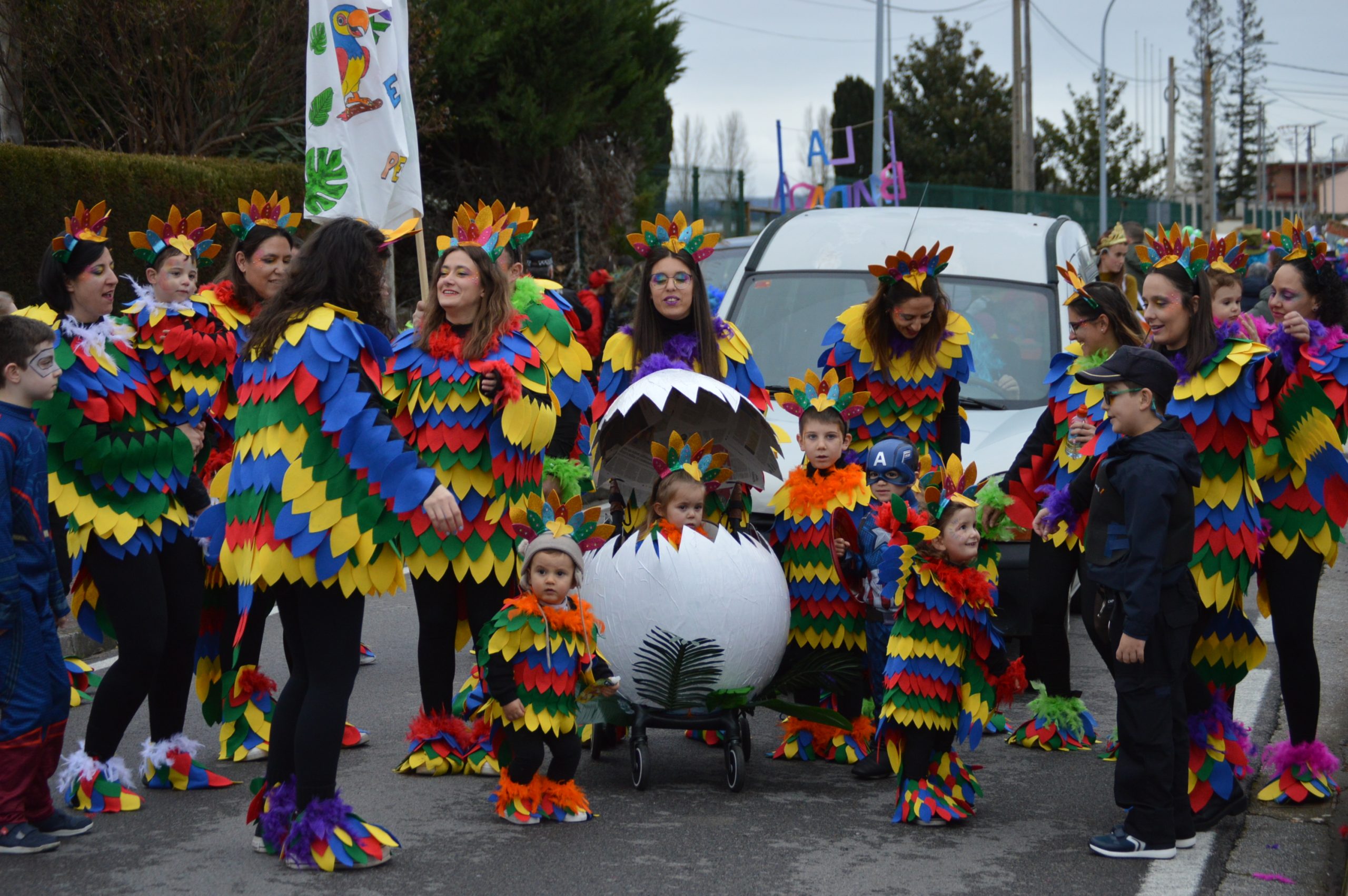 El tiempo respeta el Carnaval de Carracedelo que recorrió las calles más céntricas del pueblo 111