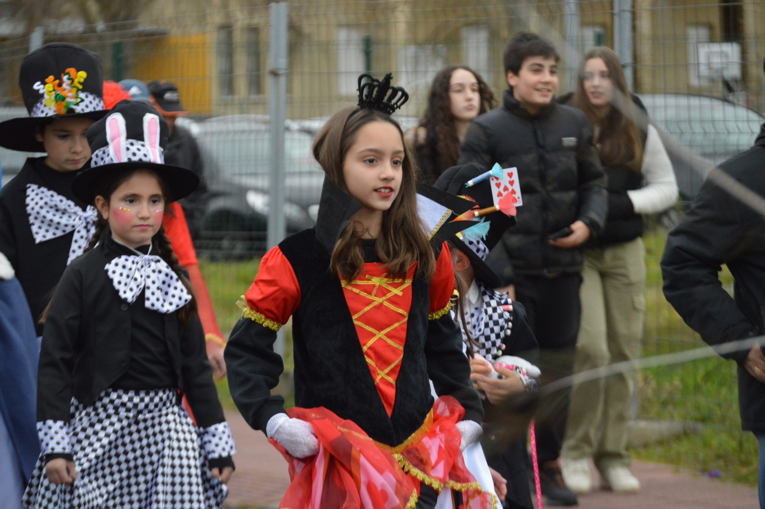 El tiempo respeta el Carnaval de Carracedelo que recorrió las calles más céntricas del pueblo 13