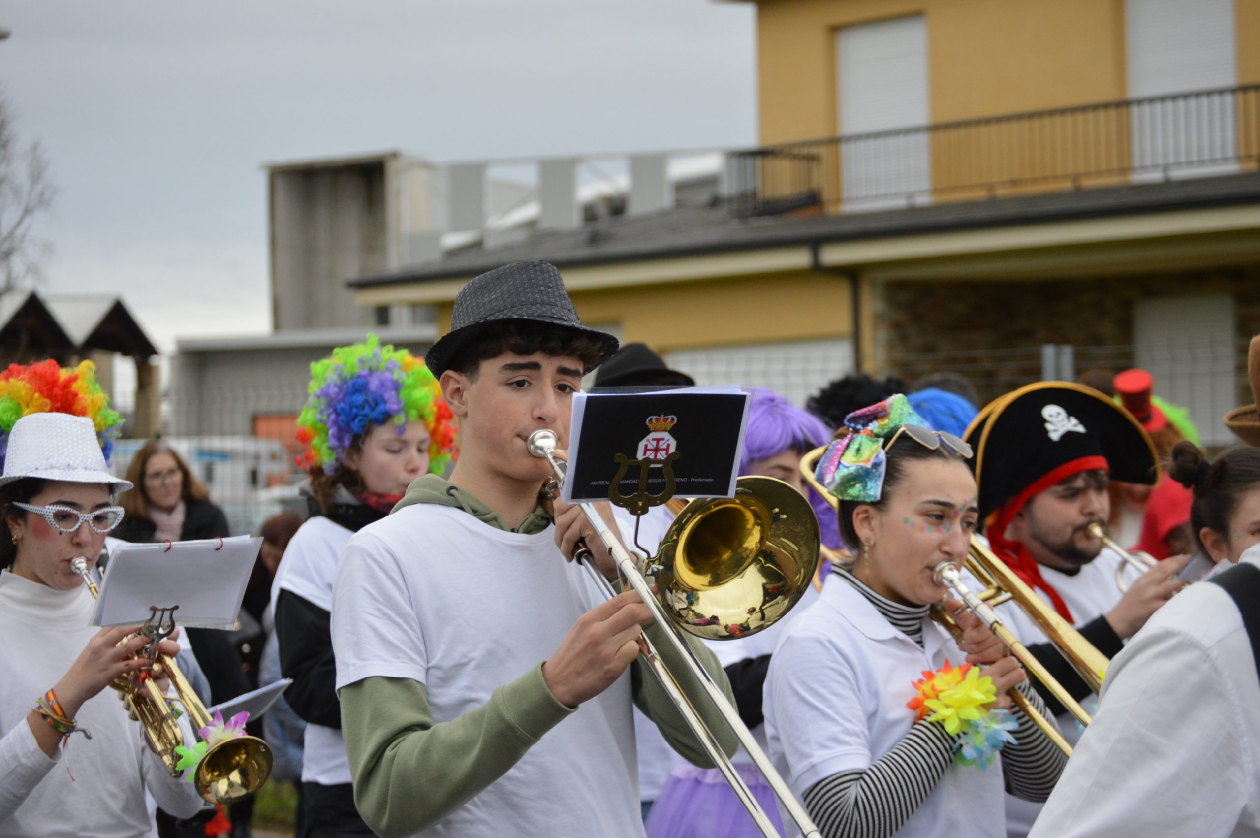 El tiempo respeta el Carnaval de Carracedelo que recorrió las calles más céntricas del pueblo 6