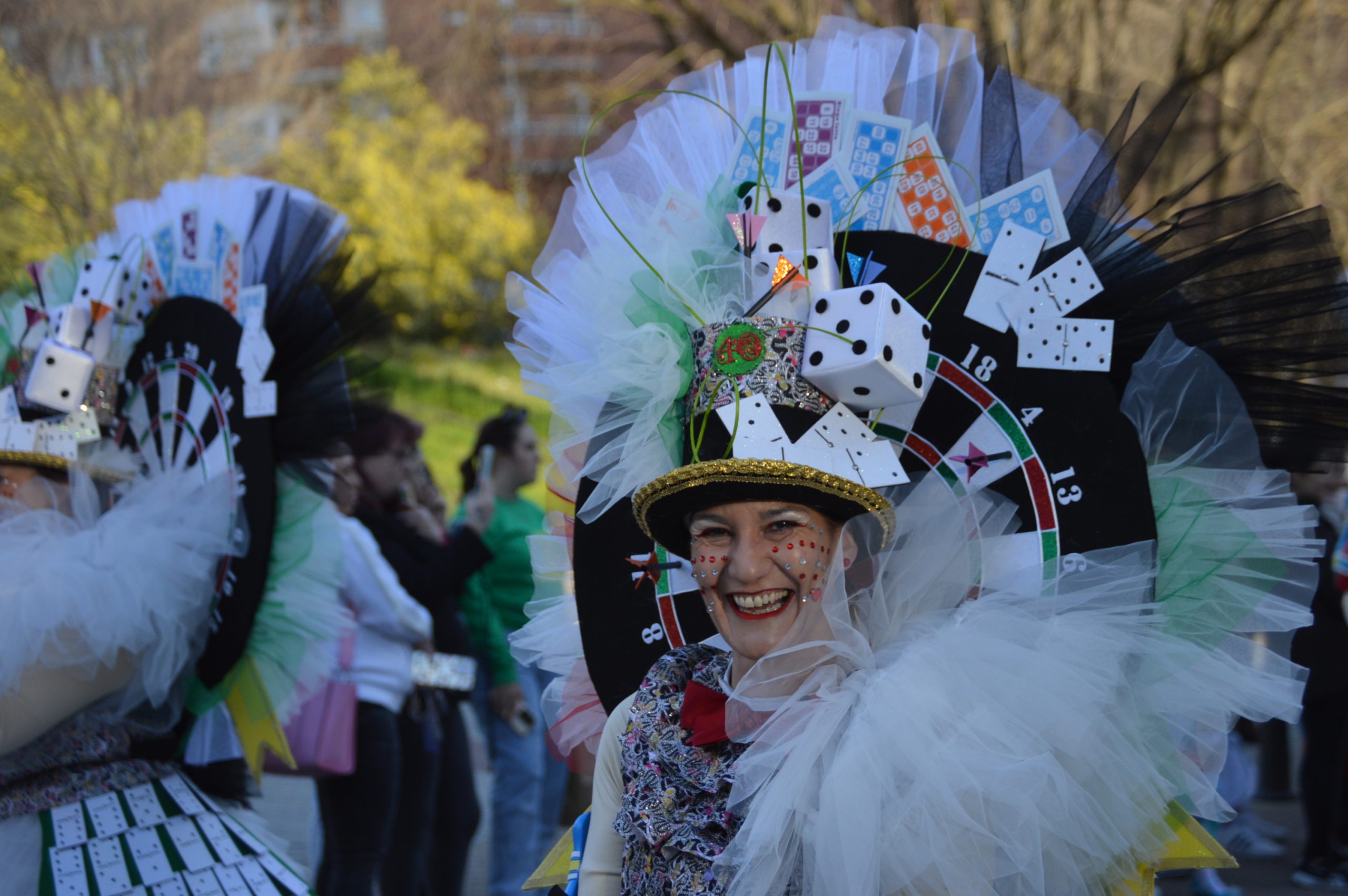 Carnavales en Ponferrada, el sol saca a la calle a miles de ponferradinos para disfrutar del desfile 99