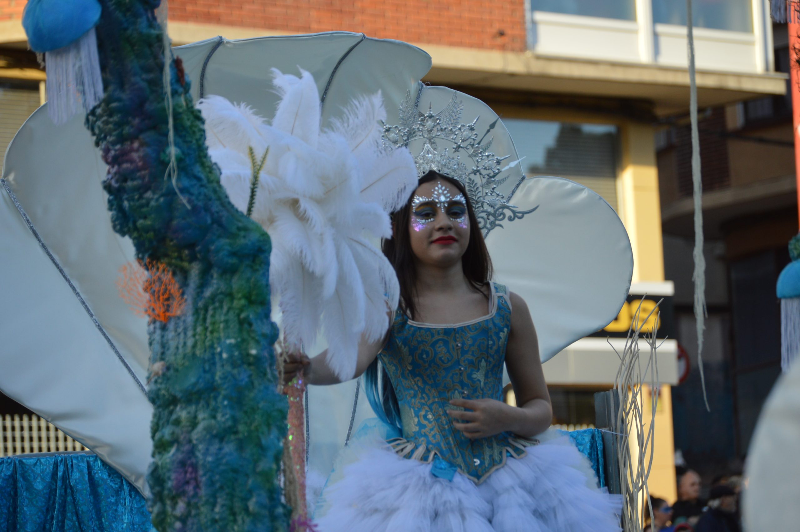 Carnavales en Ponferrada, el sol saca a la calle a miles de ponferradinos para disfrutar del desfile 93