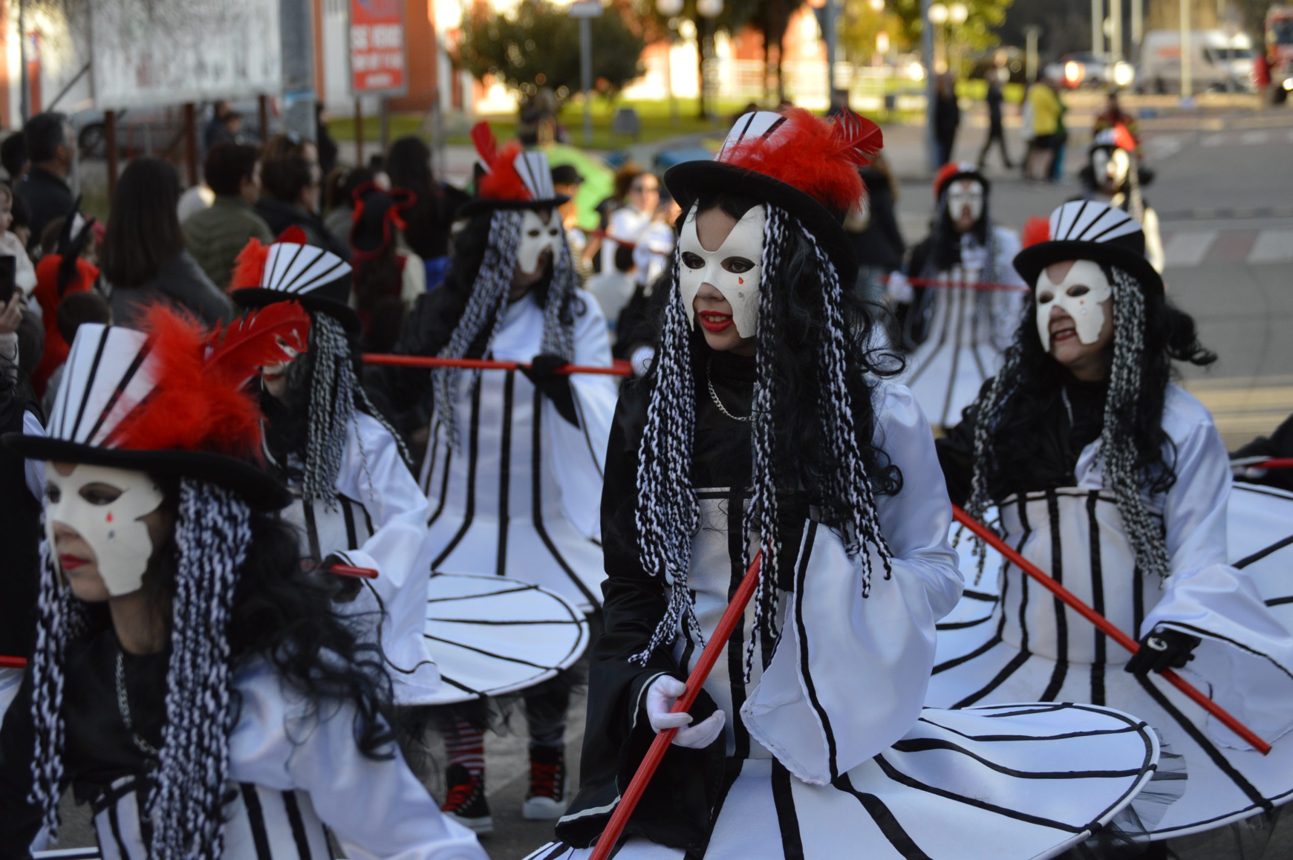 Carnavales en Ponferrada, el sol saca a la calle a miles de ponferradinos para disfrutar del desfile 44