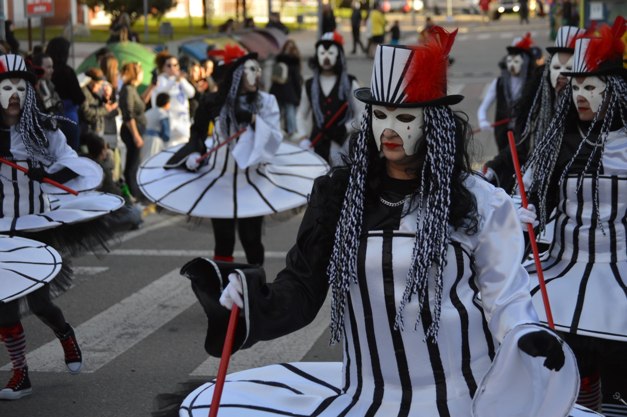 Carnavales en Ponferrada, el sol saca a la calle a miles de ponferradinos para disfrutar del desfile 42