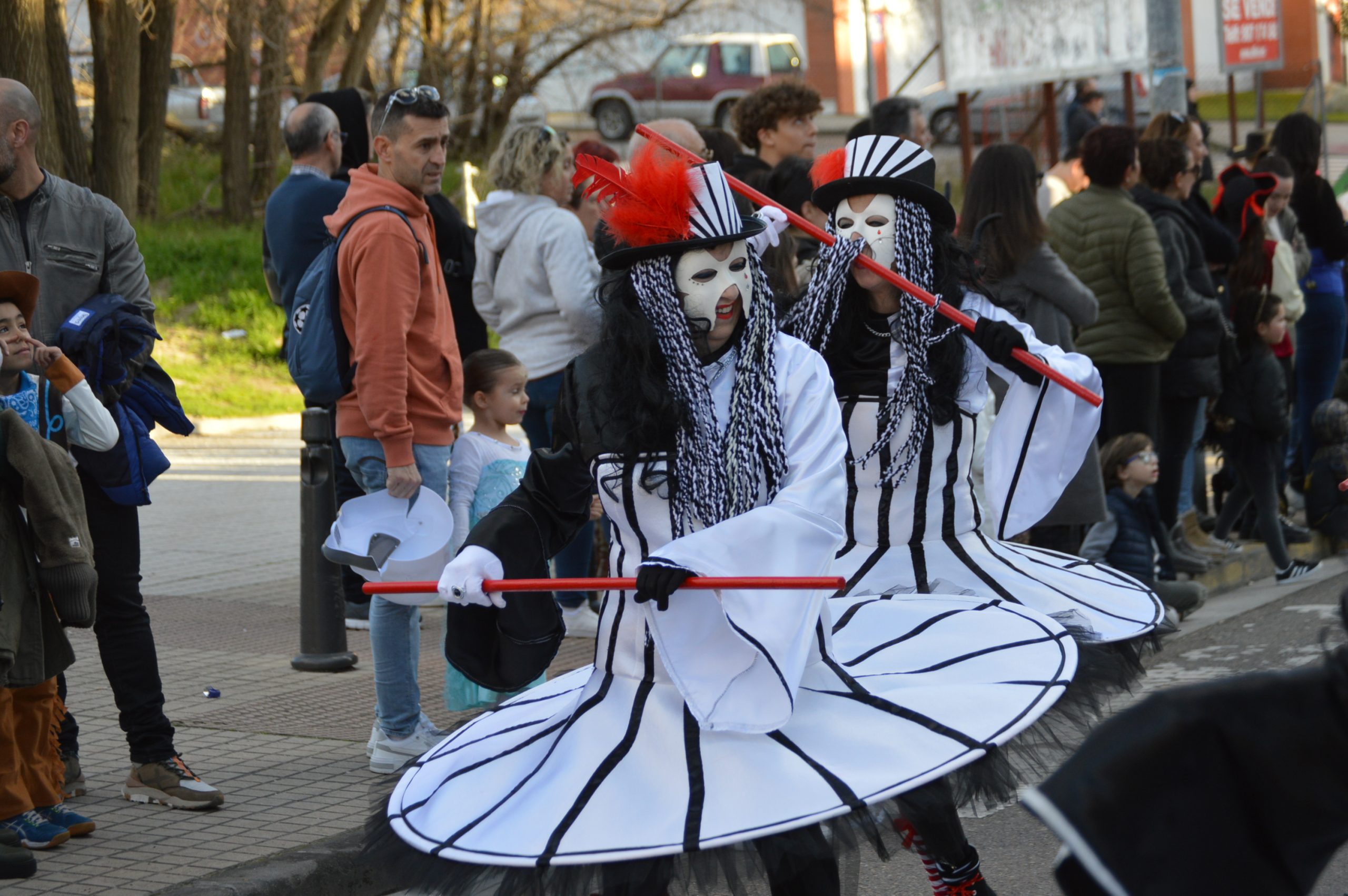 Carnavales en Ponferrada, el sol saca a la calle a miles de ponferradinos para disfrutar del desfile 41