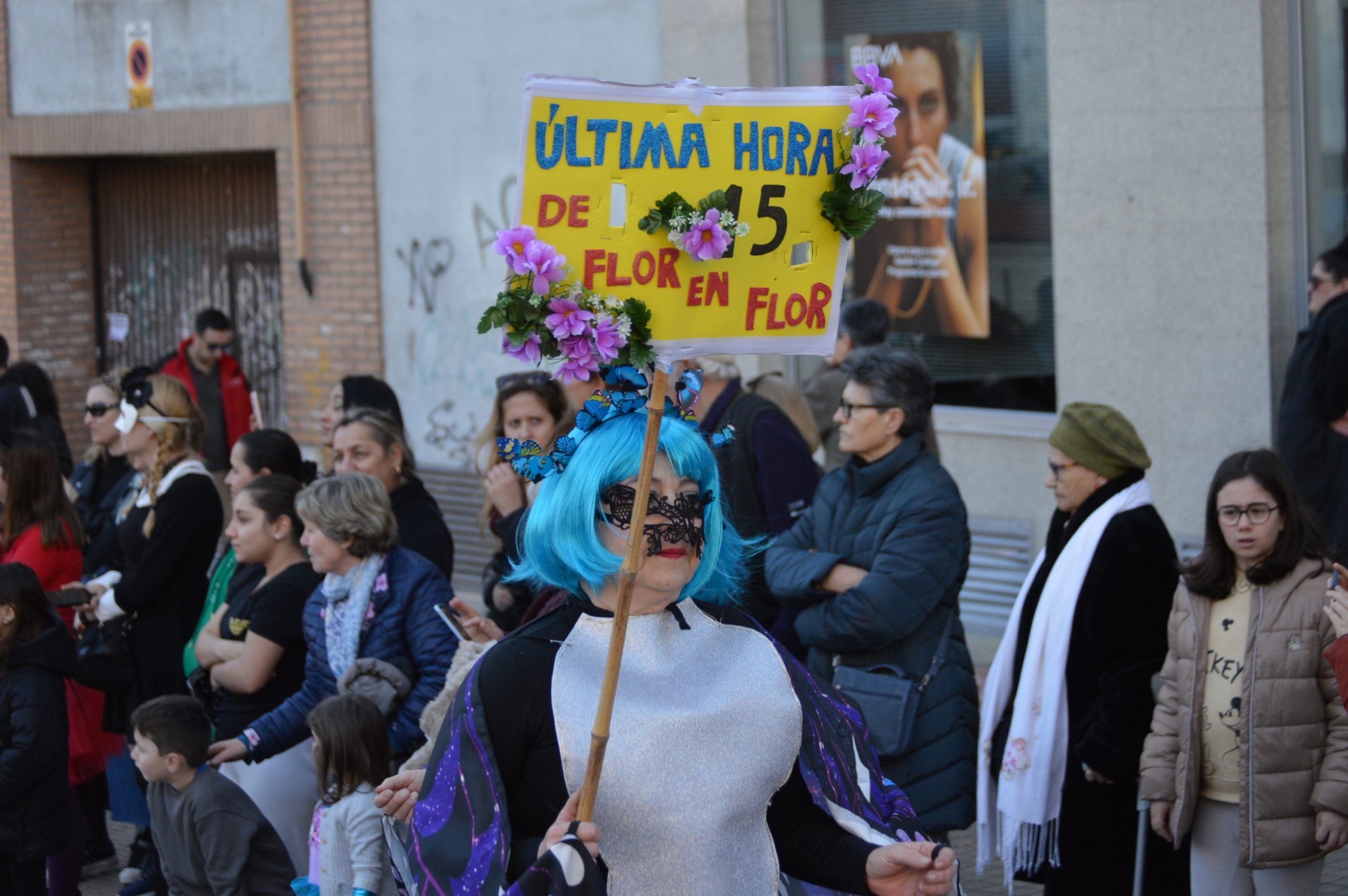 Carnavales en Ponferrada, el sol saca a la calle a miles de ponferradinos para disfrutar del desfile 23
