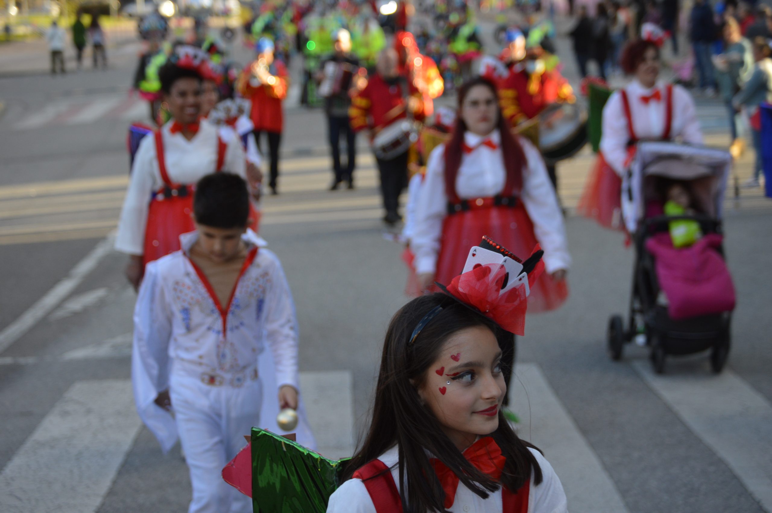 Carnavales en Ponferrada, el sol saca a la calle a miles de ponferradinos para disfrutar del desfile 14
