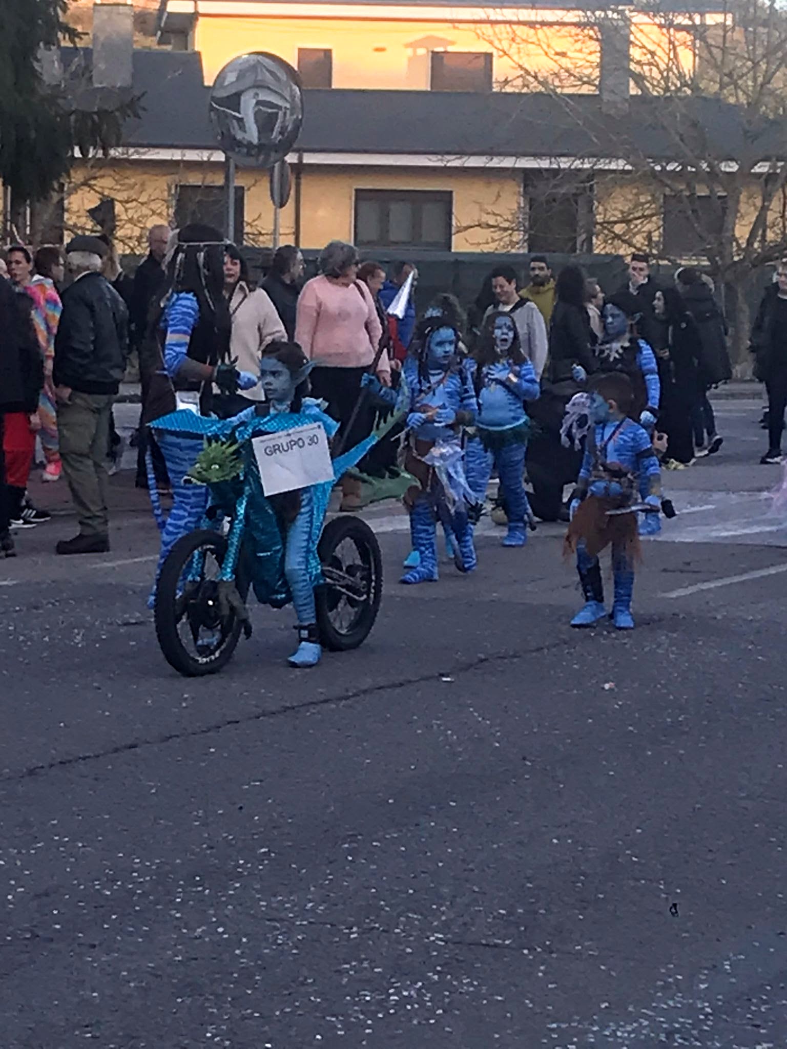 Carnaval 2024 en Cacabelos, el buen humor y el buen tiempo animan las calles 26
