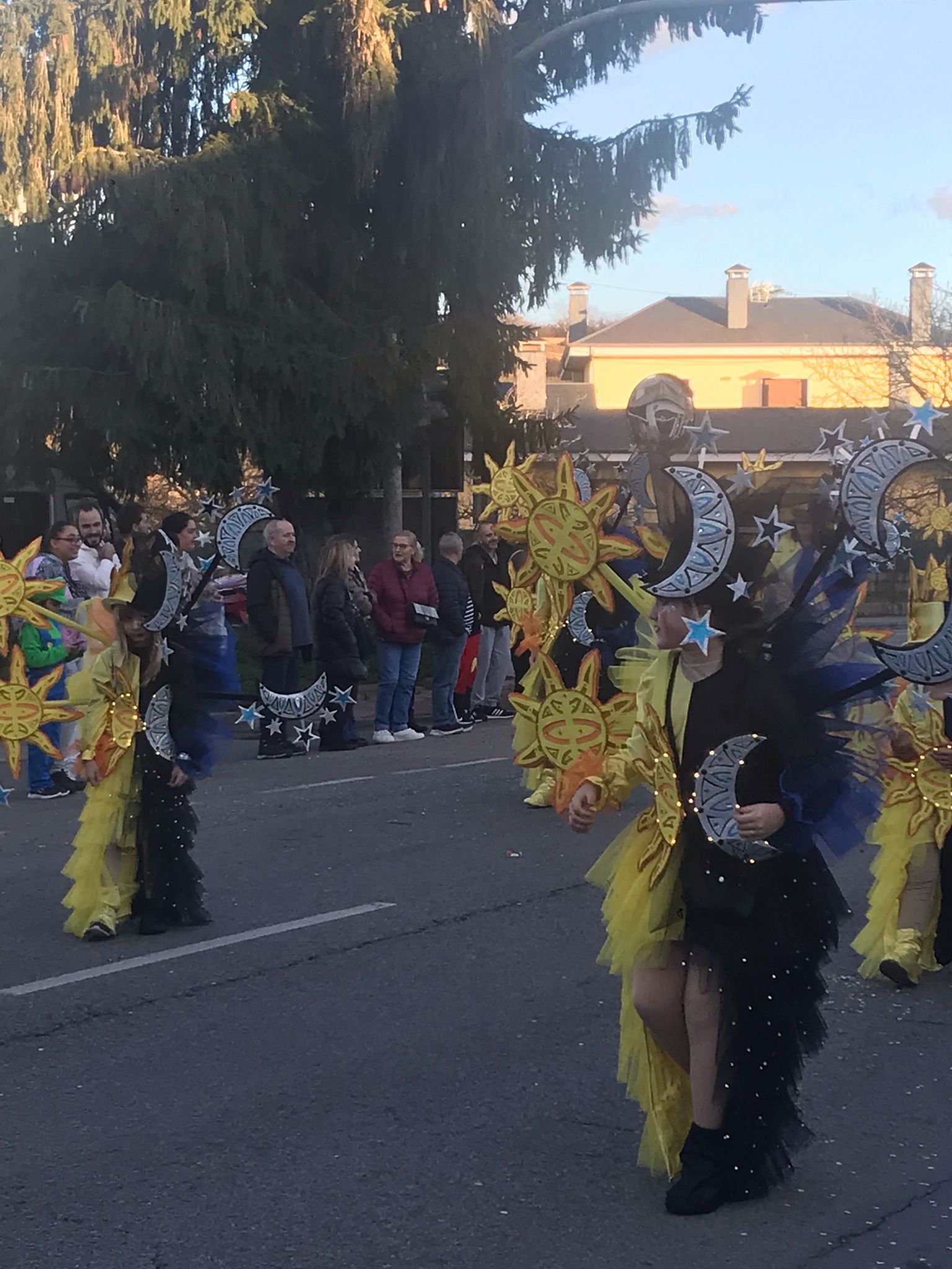 Carnaval 2024 en Cacabelos, el buen humor y el buen tiempo animan las calles 18