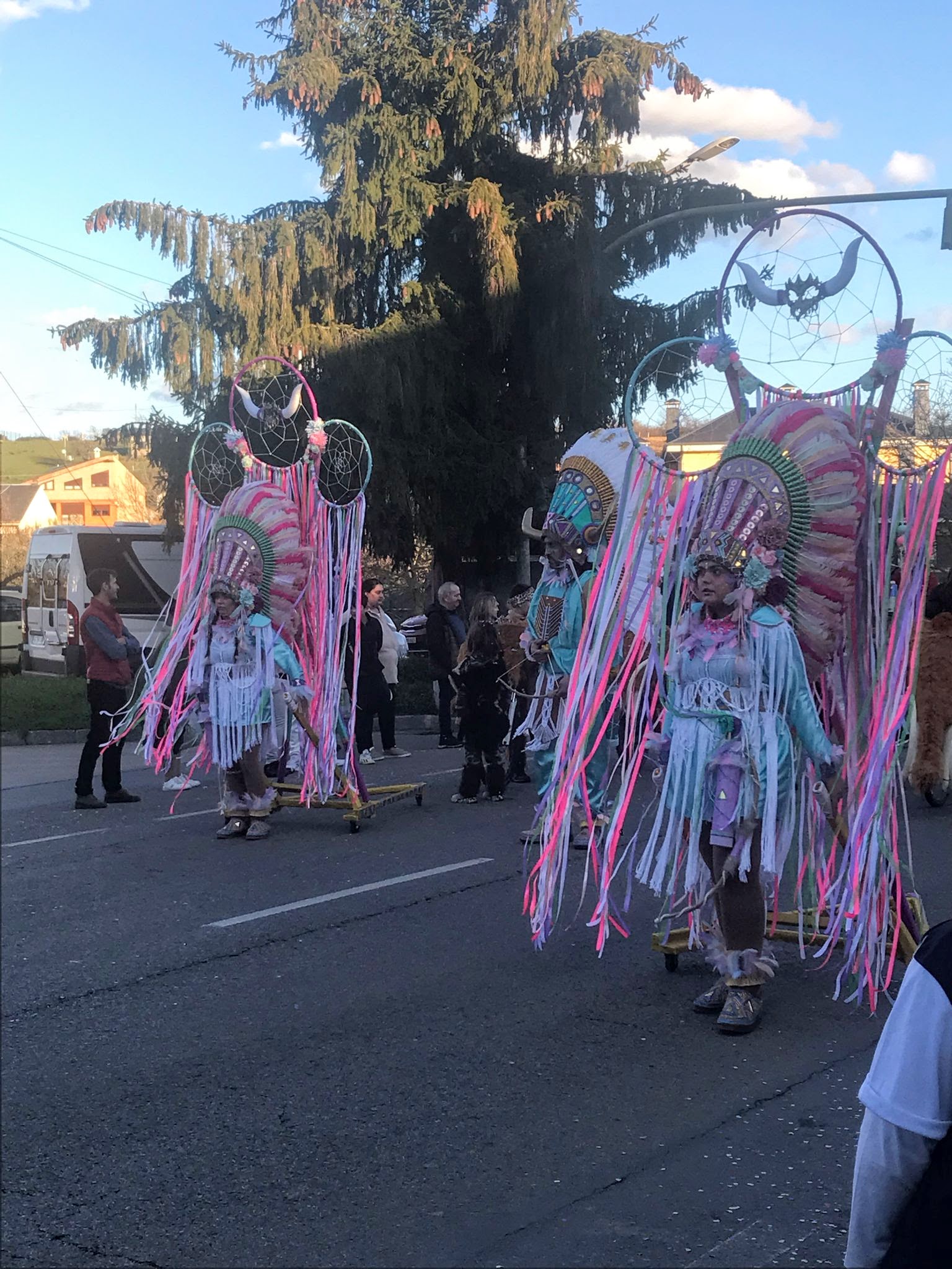 Carnaval 2024 en Cacabelos, el buen humor y el buen tiempo animan las calles 16