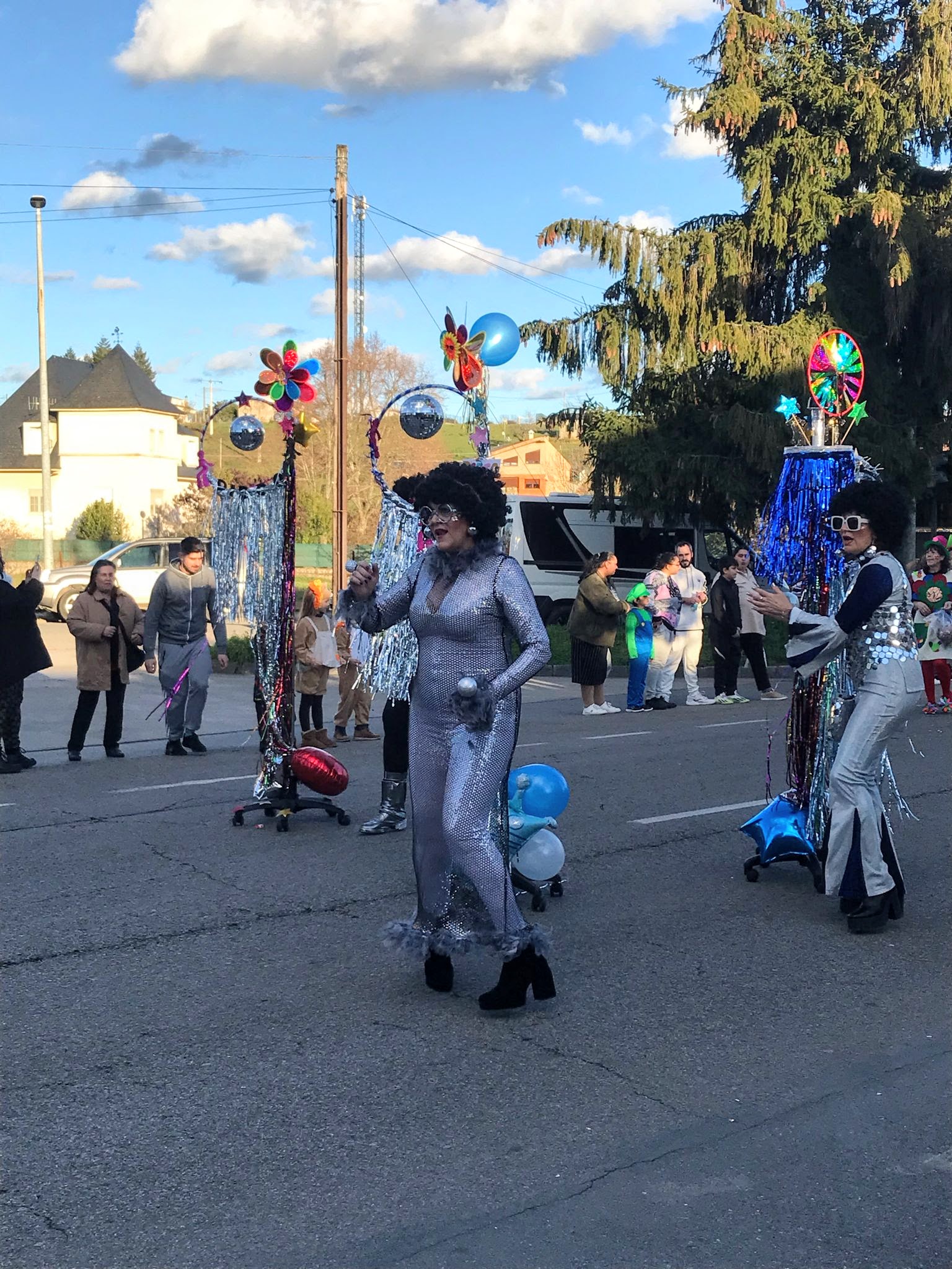 Carnaval 2024 en Cacabelos, el buen humor y el buen tiempo animan las calles 2