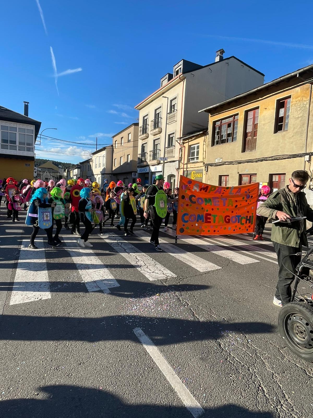 CARNAVAL 2024 FOTOS | Camponaraya se divierte entre ovnis, carreras de Fórmula Uno, Barbie's y carrozas 69