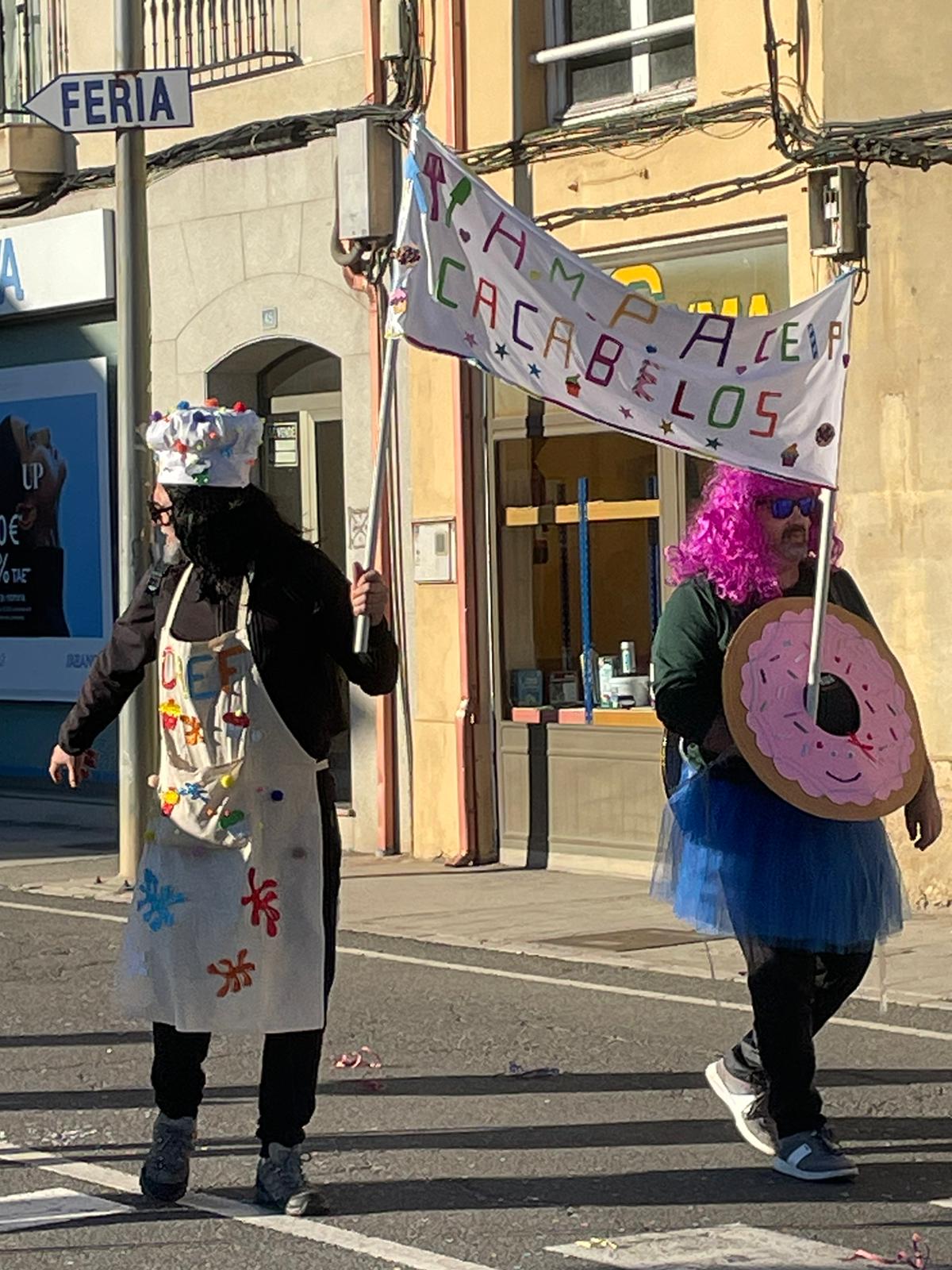 CARNAVAL 2024 FOTOS | Camponaraya se divierte entre ovnis, carreras de Fórmula Uno, Barbie's y carrozas 52