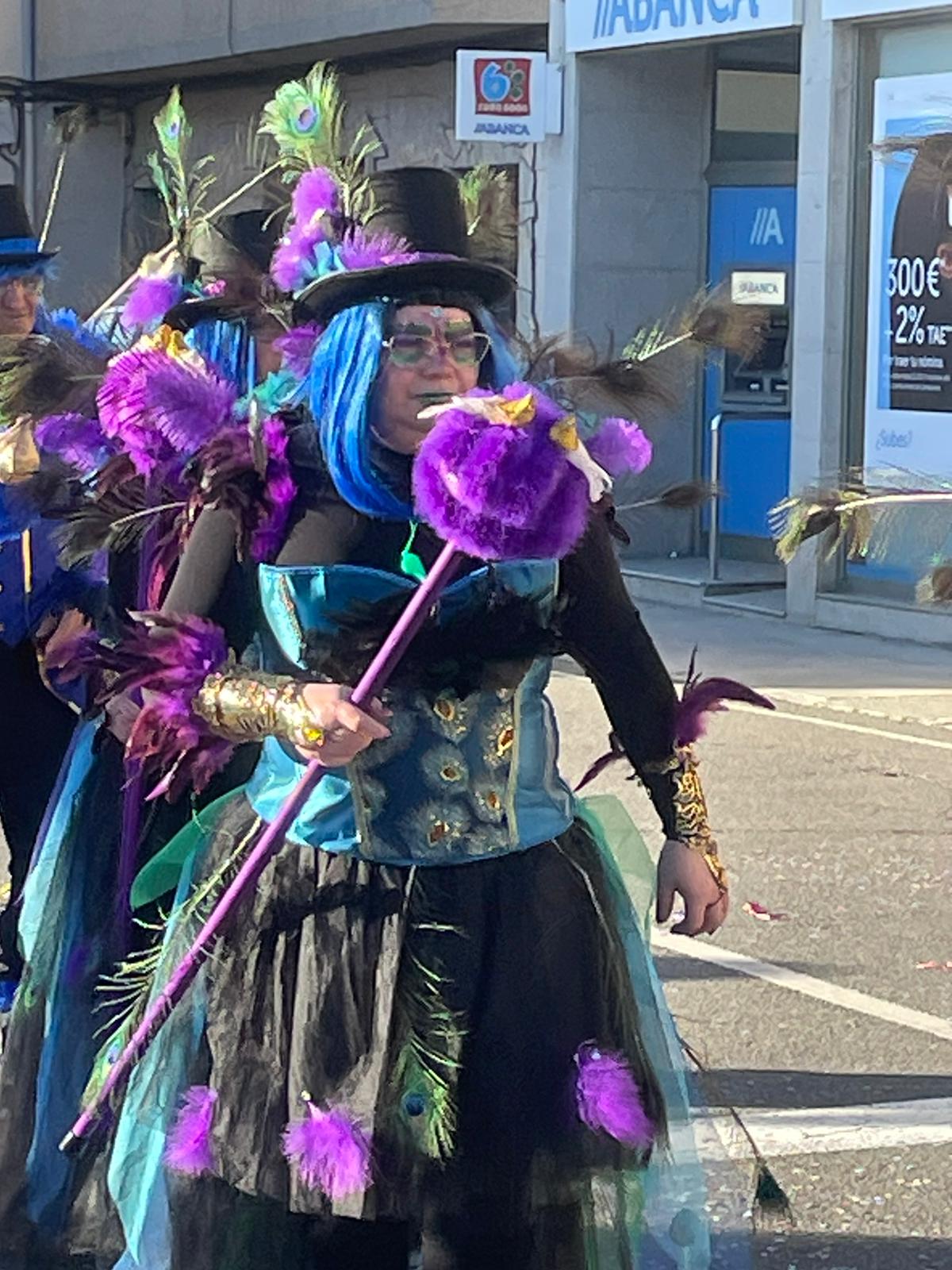 CARNAVAL 2024 FOTOS | Camponaraya se divierte entre ovnis, carreras de Fórmula Uno, Barbie's y carrozas 47