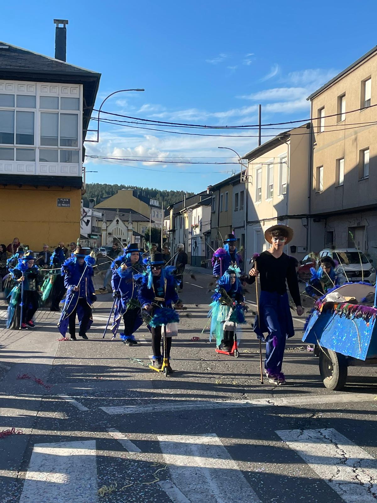 CARNAVAL 2024 FOTOS | Camponaraya se divierte entre ovnis, carreras de Fórmula Uno, Barbie's y carrozas 41