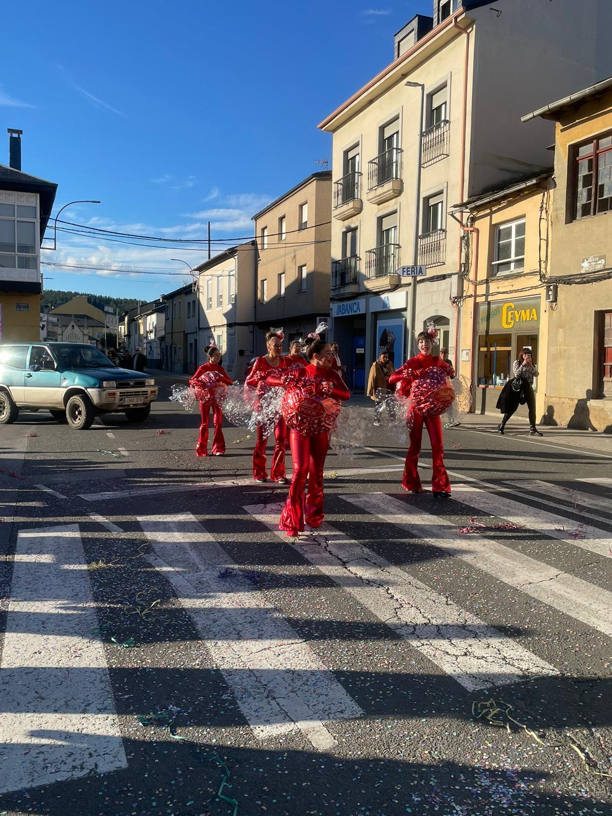 CARNAVAL 2024 FOTOS | Camponaraya se divierte entre ovnis, carreras de Fórmula Uno, Barbie's y carrozas 39