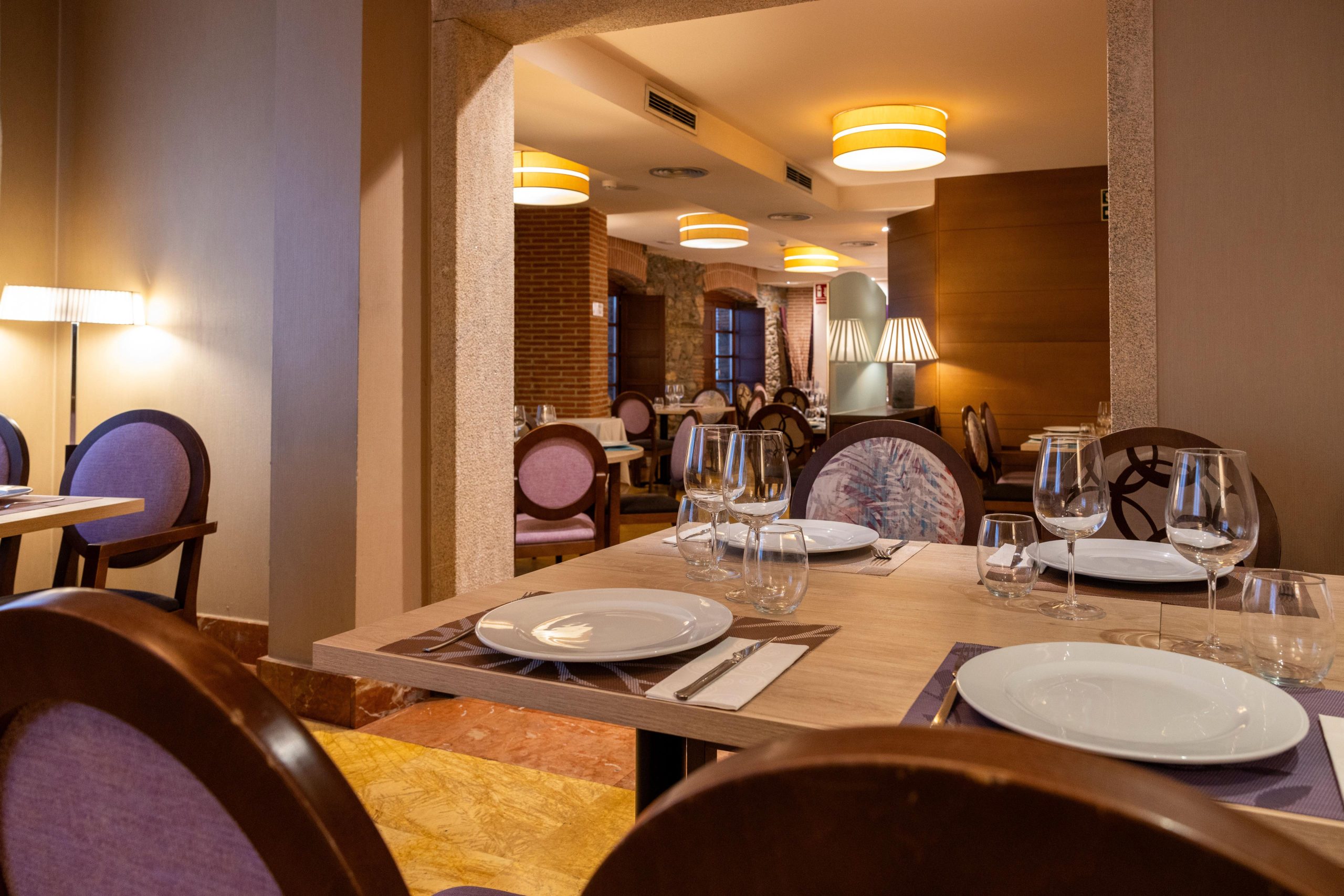 Hoy viernes 8 de marzo, el Restaurante La Violeta de Ponferrada presenta una nueva oferta gastronómica de la mano del cocinero berciano Noel Gallego (Umami), nuevo Jefe de Cocina 8