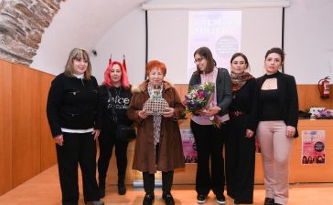 Marina Domínguez recibe el premio anual de las Mujeres Progresistas Bercianas 6