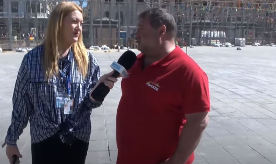 La pirotecnia Pibierzo hace vibrar la plaza del Ayuntamiento con una mascletà única apodada 'Terremoto berciano' 1