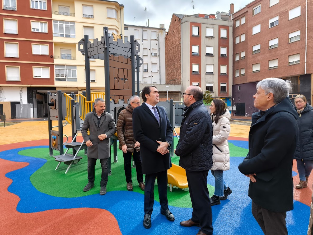 Ponferrada inaugura un nuevo parque en la Plaza Interior y apuesta por la rehabilitación urbana y la vivienda joven 1