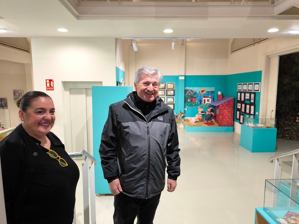 El éxito de SOMOS CUENTOS continúa: el Museo Munic de Carracedelo amplía la exposición 1
