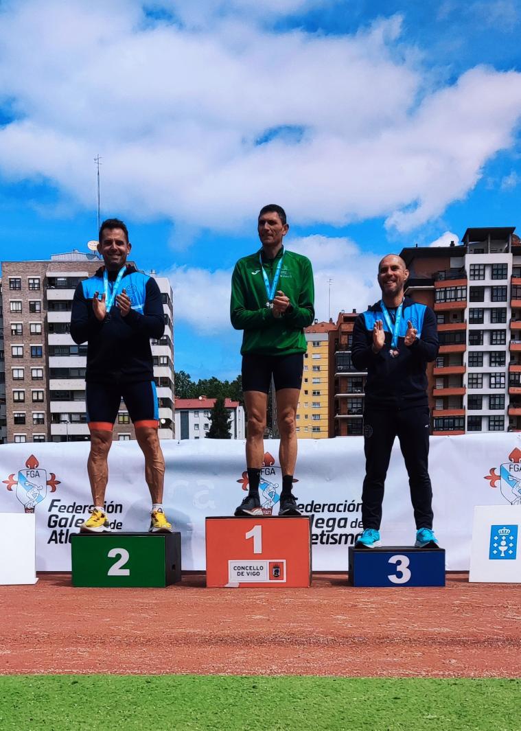 El atleta villafranquino Alfredo Quintana, cosecha dos medallas de plata en el 37 Autonómico Gallego Máster 3