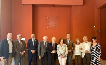 La Real Academia Española recibe el facsímil de la 1ª edición de El Señor de Bembibre 67
