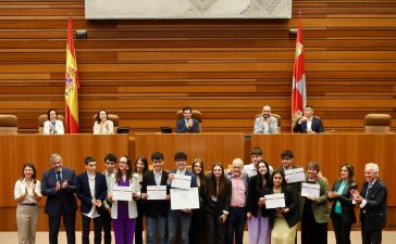 El IES Gil y Carrasco de Ponferrada y el IES Alonso Berruguete de Palencia triunfan en la final de la VIII Liga Debate 22