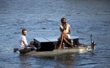 El Piano flotante regresa este verano al Lago de Carucedo con sus espectáculo musical 3