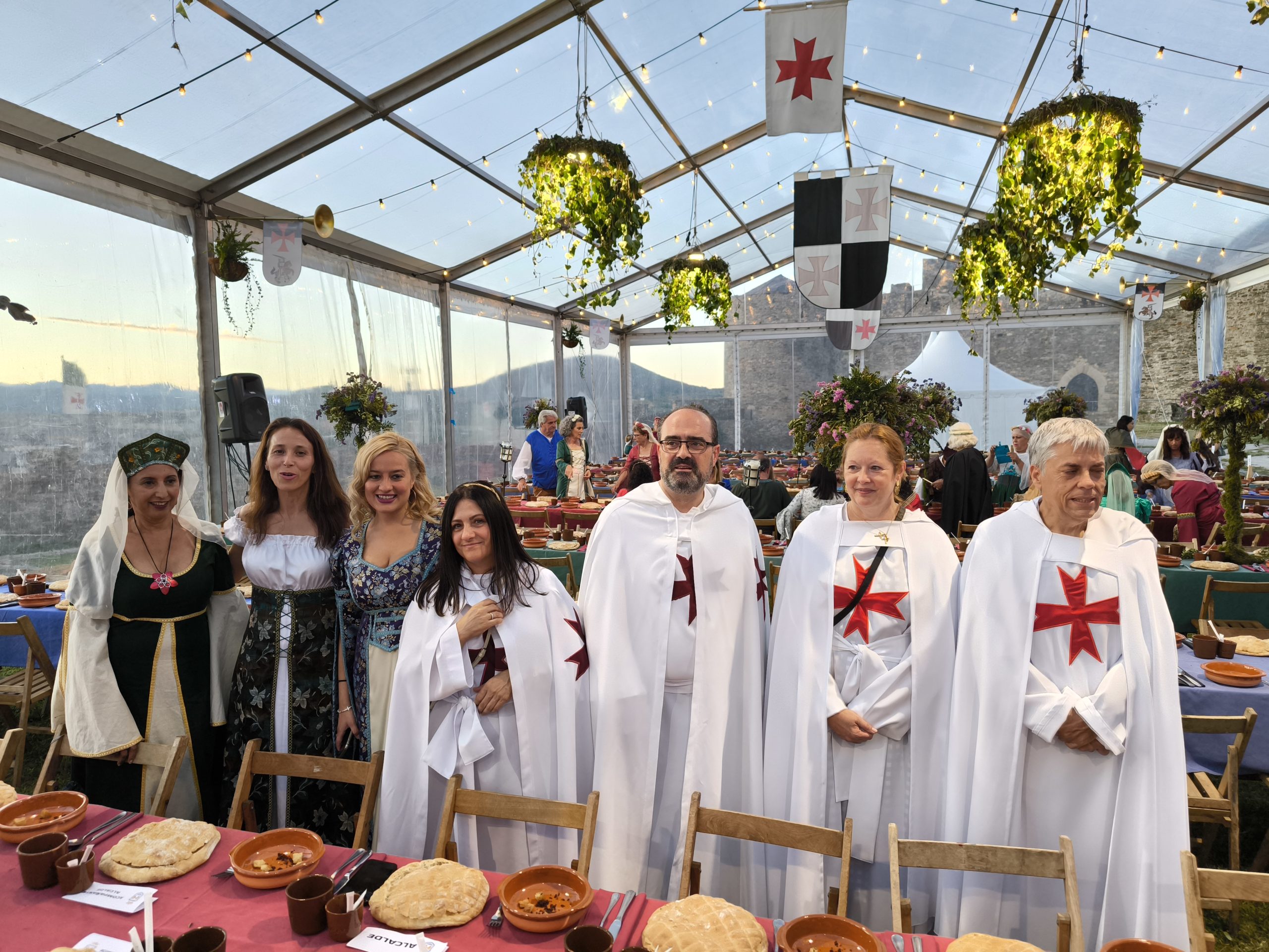 Una colorida Cena medieval en el Castillo templario de Ponferrada 18