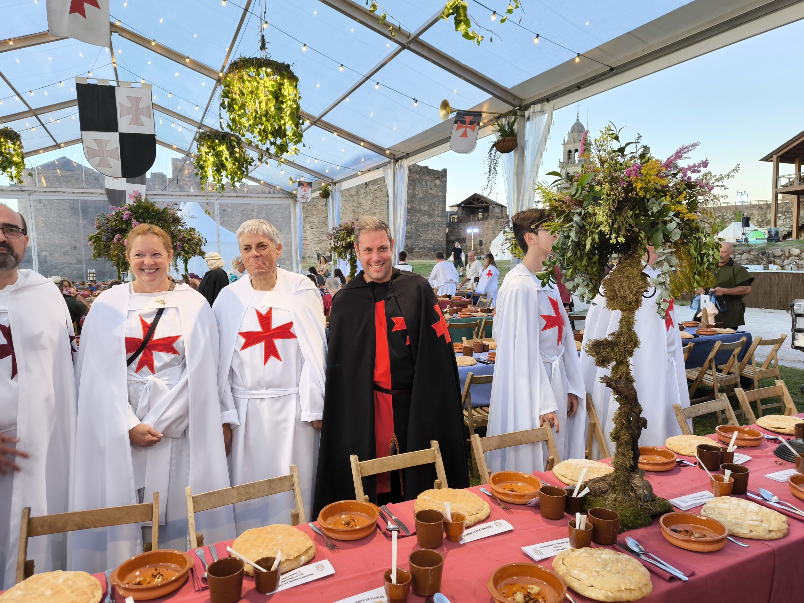 Una colorida Cena medieval en el Castillo templario de Ponferrada 17