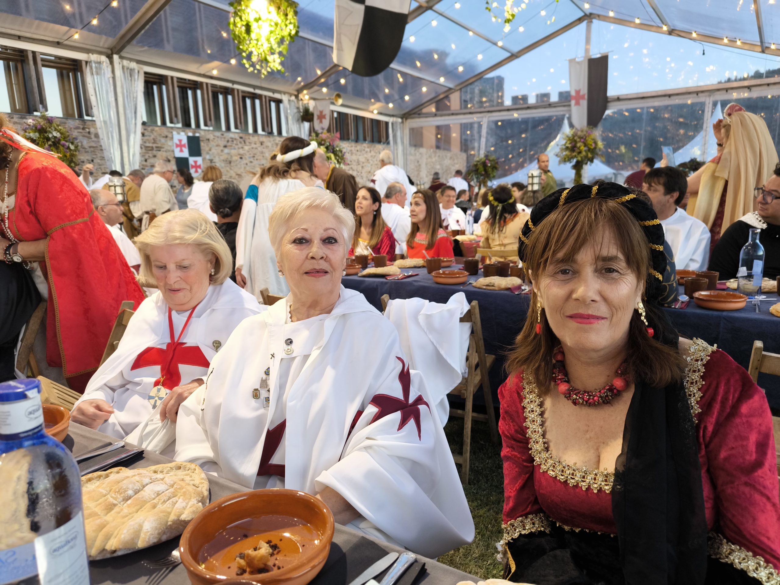 Una colorida Cena medieval en el Castillo templario de Ponferrada 6