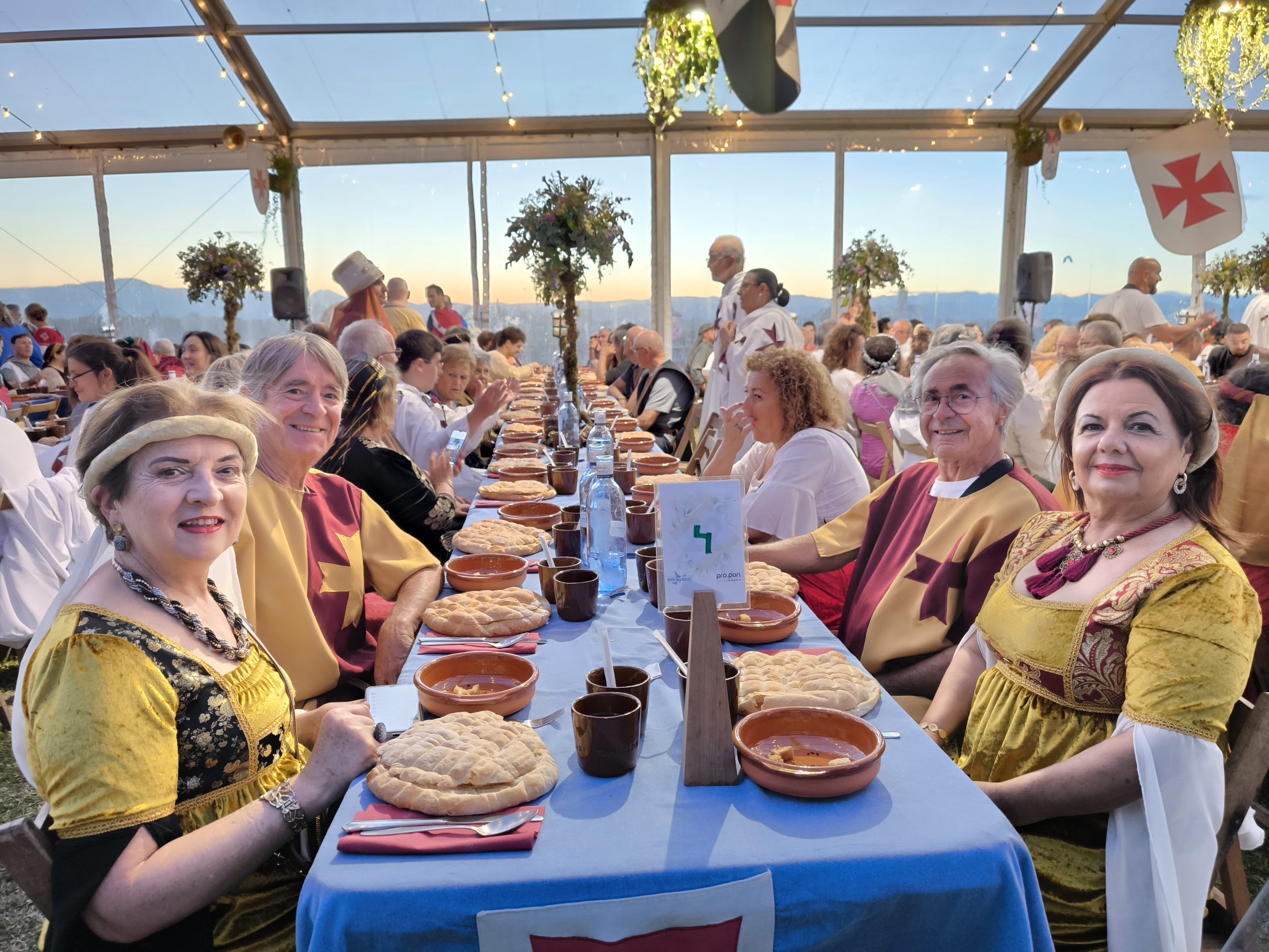 Una colorida Cena medieval en el Castillo templario de Ponferrada 7