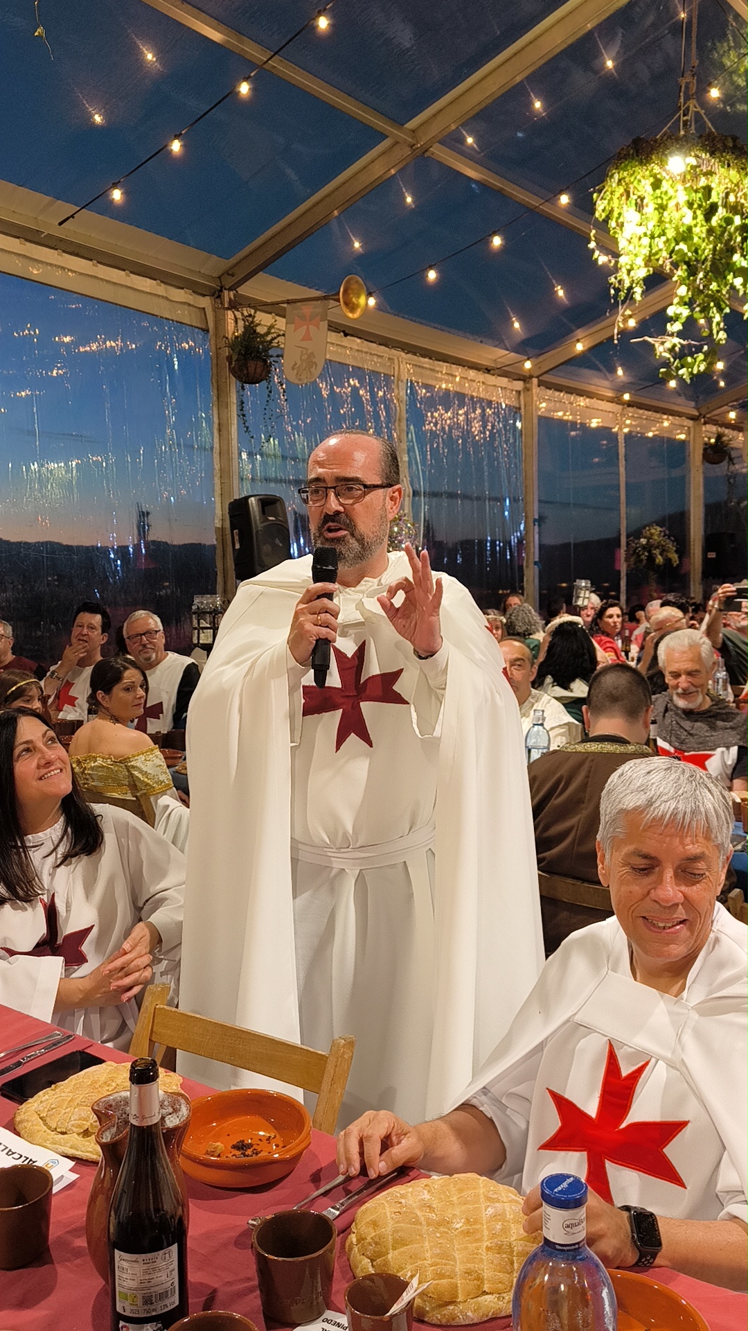 Una colorida Cena medieval en el Castillo templario de Ponferrada 9