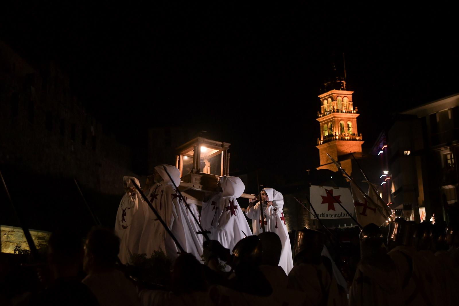 El Arca de la Alianza vuelve al Castillo de Ponferrada con un multitudinario desfile 2