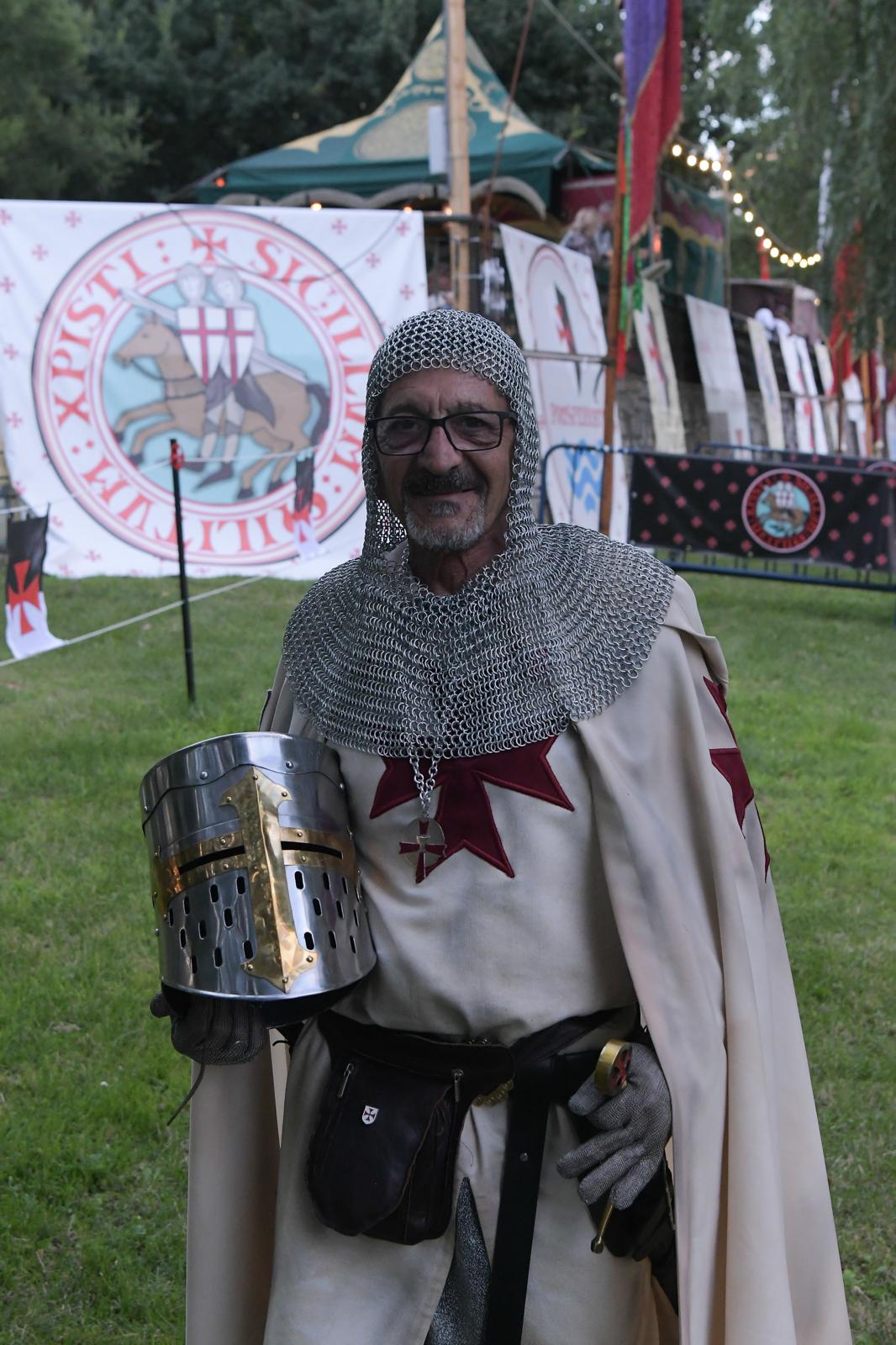 El Arca de la Alianza vuelve al Castillo de Ponferrada con un multitudinario desfile 15