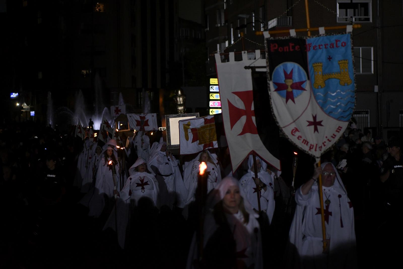 El Arca de la Alianza vuelve al Castillo de Ponferrada con un multitudinario desfile 26