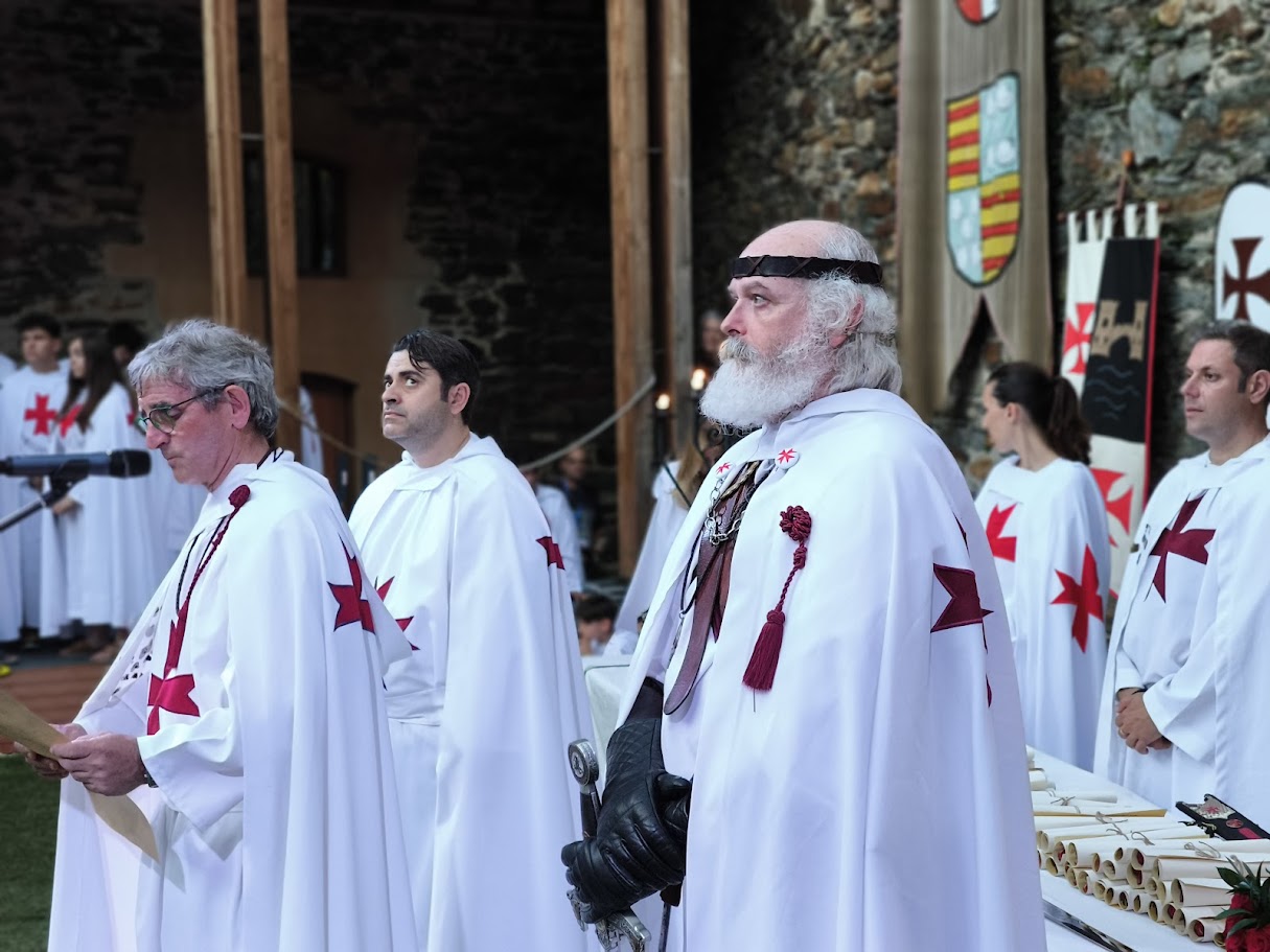 La Tuna de Ponferrada, nombrada Gran Maestre honorífico de la Noche Templaria 6