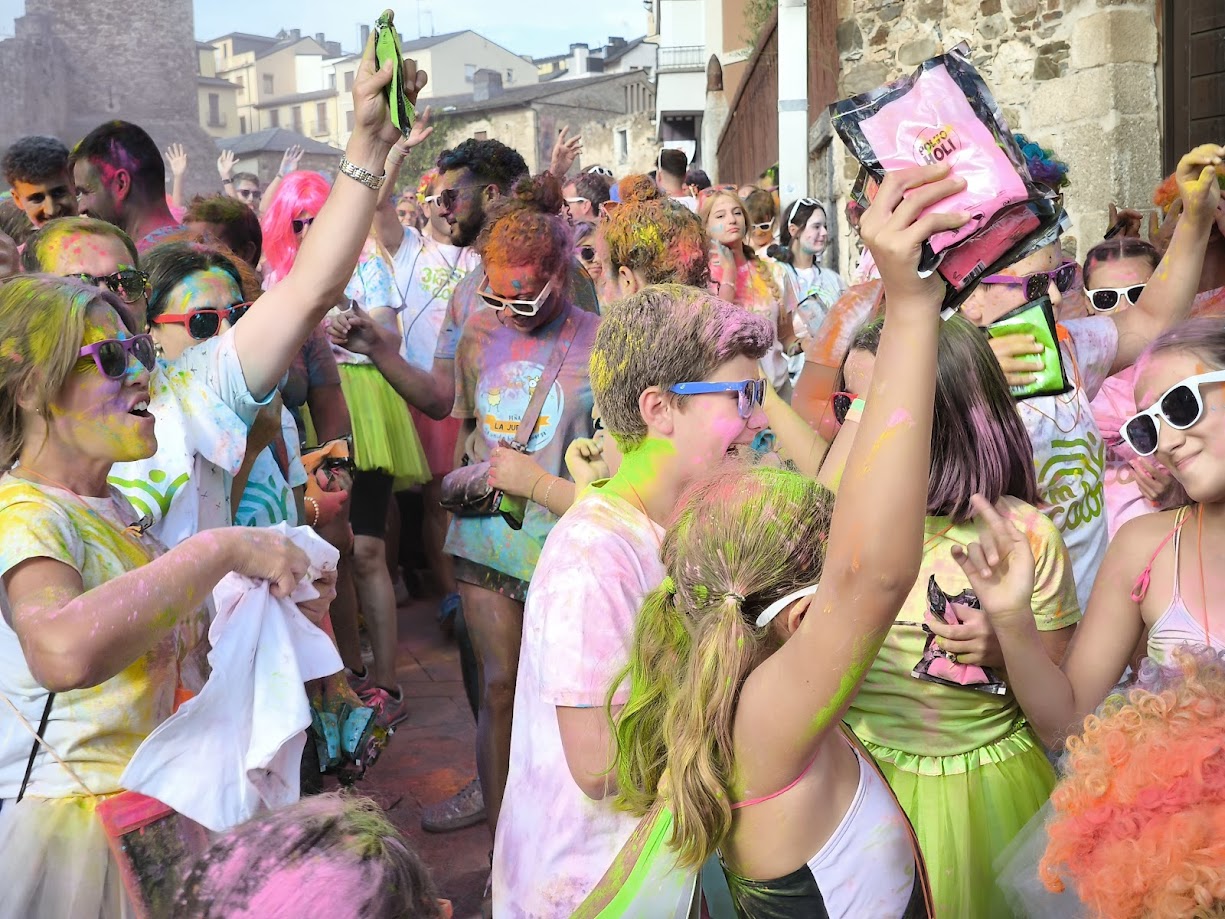 Encina 2024 | La Carrera del Color de Ponferrada alegra la tarde del sábado 15