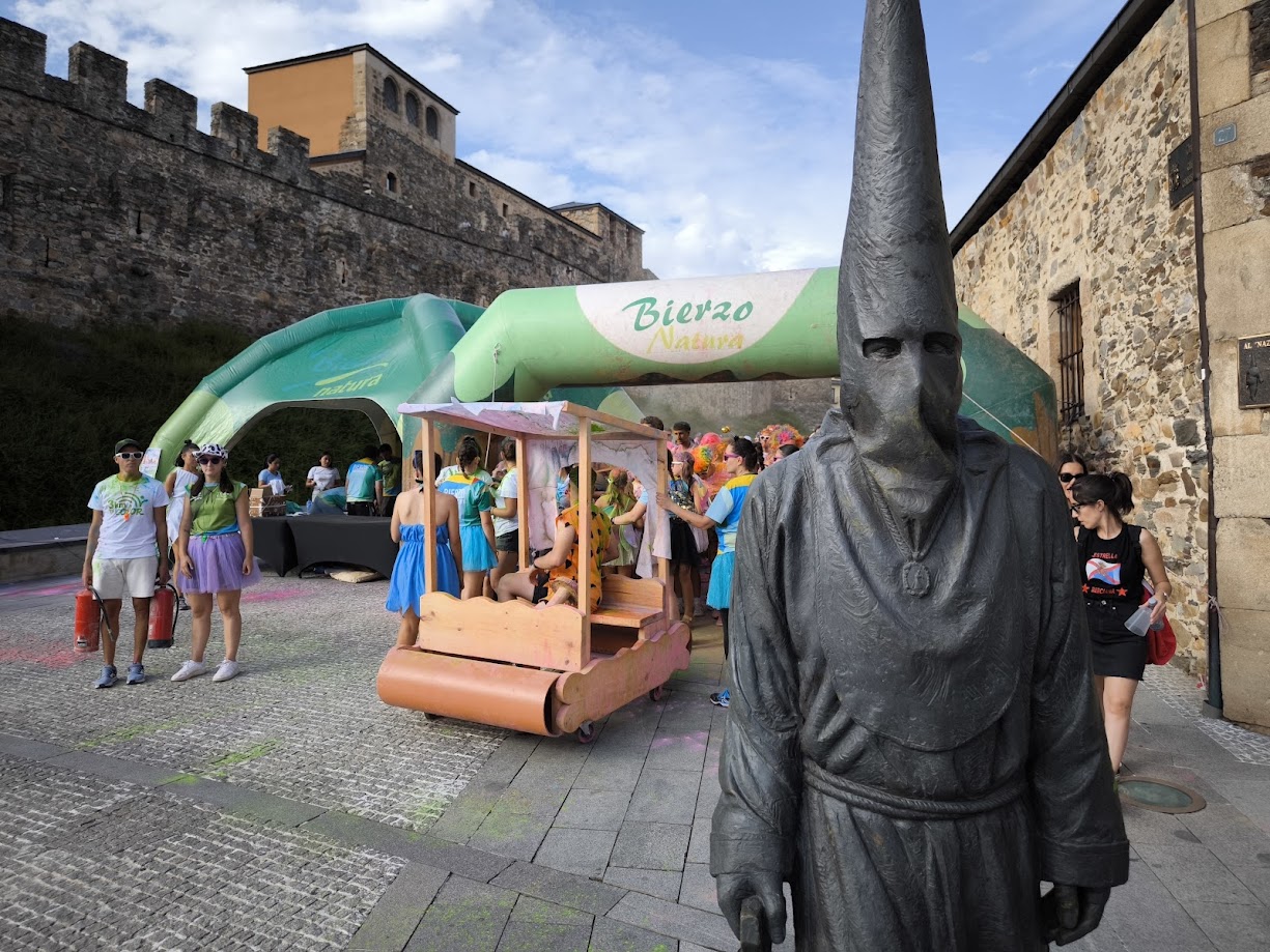 Encina 2024 | La Carrera del Color de Ponferrada alegra la tarde del sábado 17