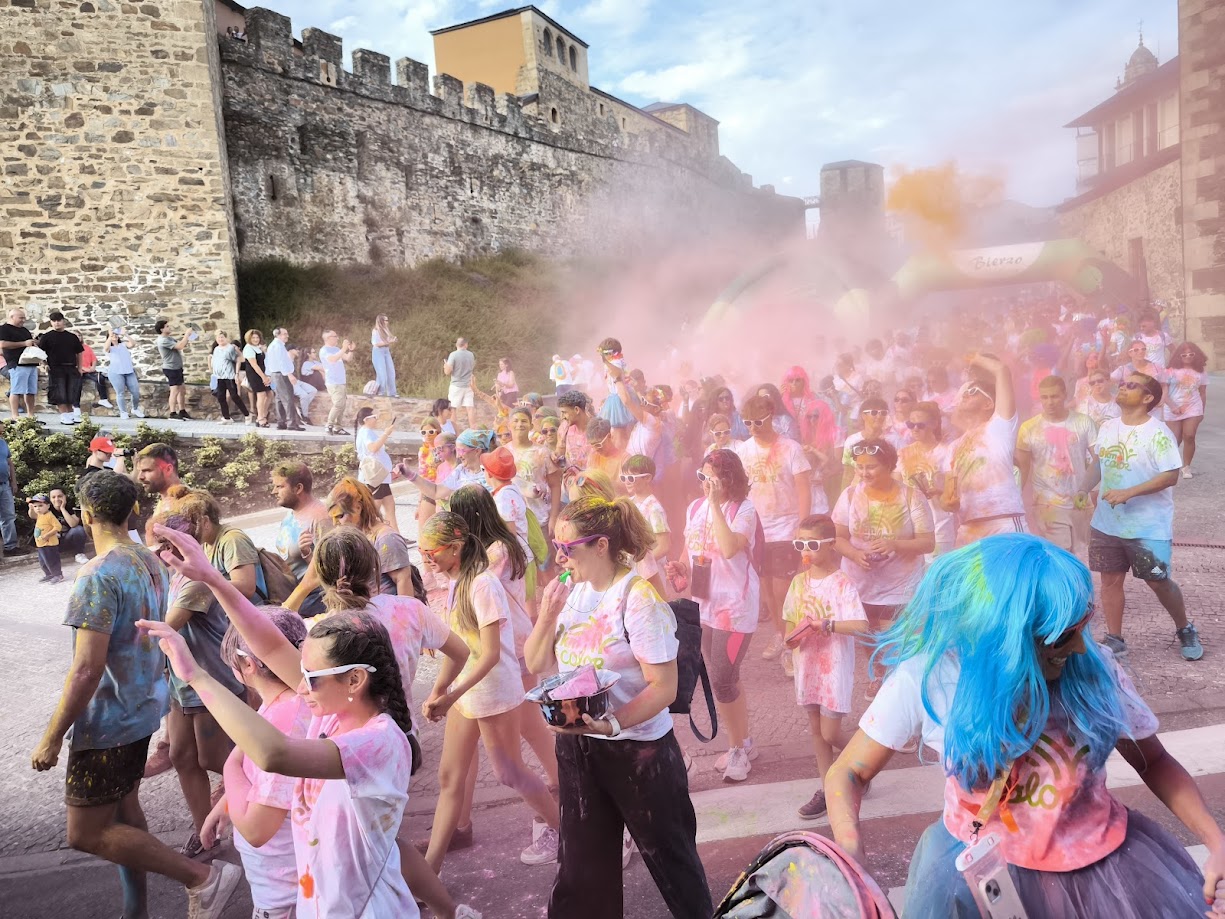 Encina 2024 | La Carrera del Color de Ponferrada alegra la tarde del sábado 18