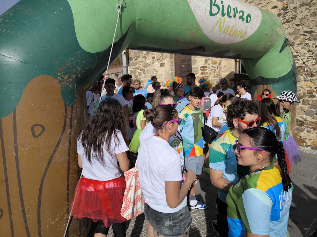 Encina 2024 | La Carrera del Color de Ponferrada alegra la tarde del sábado 3