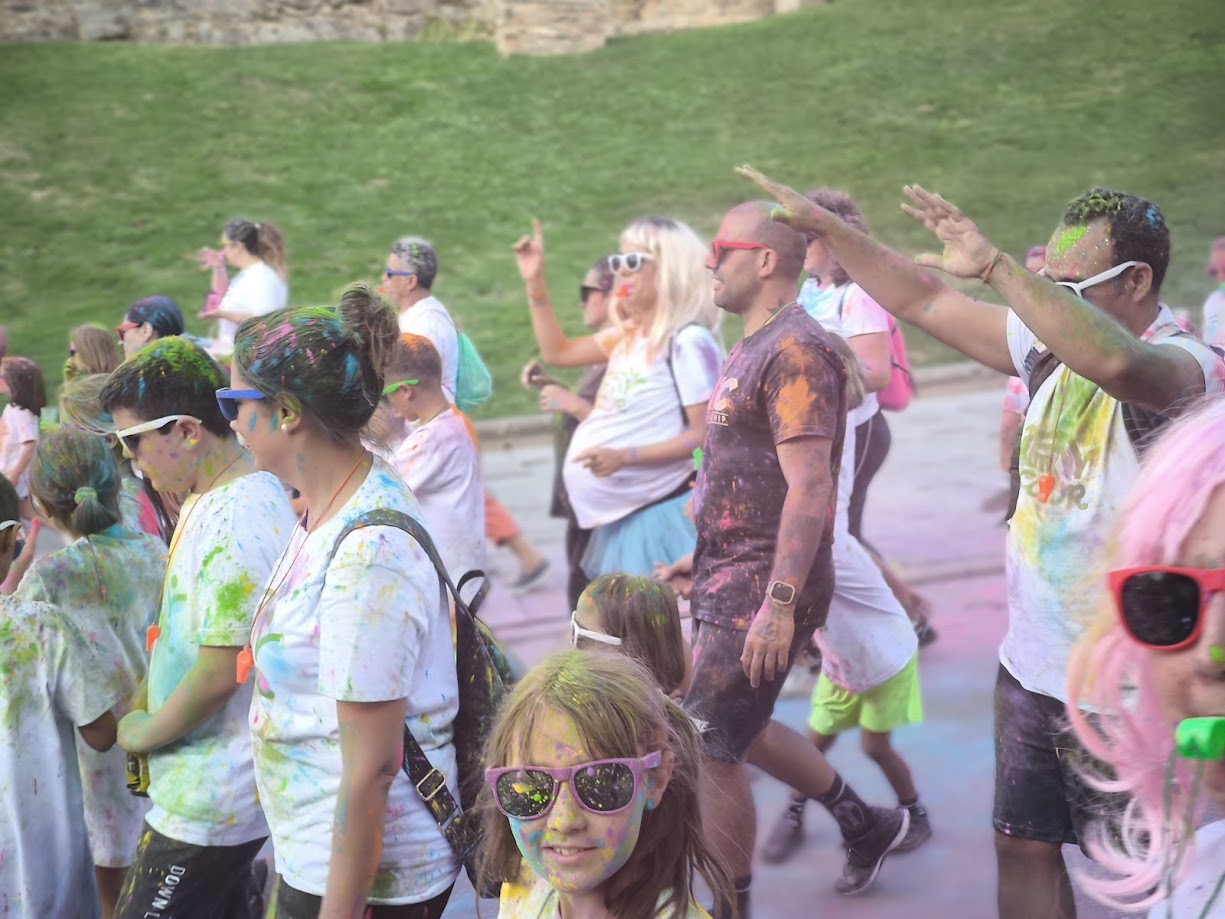 Encina 2024 | La Carrera del Color de Ponferrada alegra la tarde del sábado 39