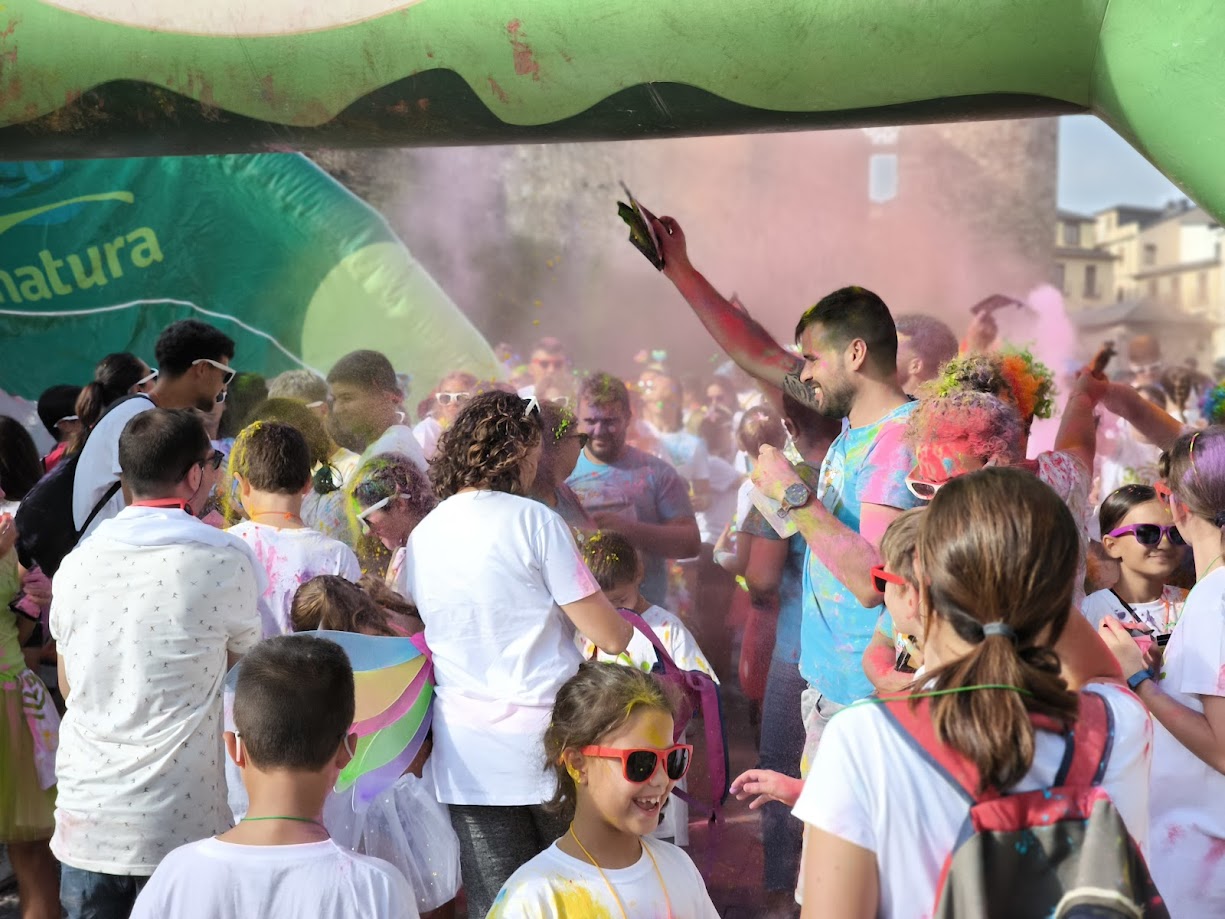 Encina 2024 | La Carrera del Color de Ponferrada alegra la tarde del sábado 5