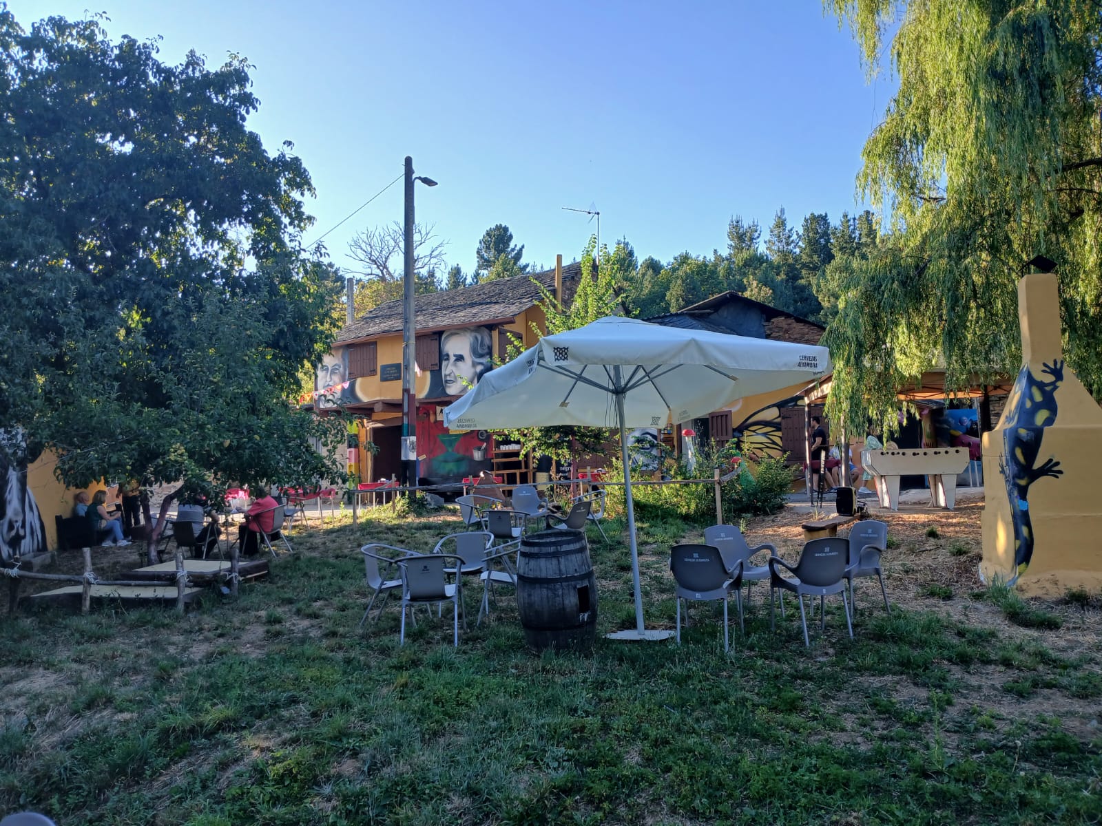 Vallelongo celebra en su terraza de Ocero la fiesta del verano, congregando a más de 250 personas 5