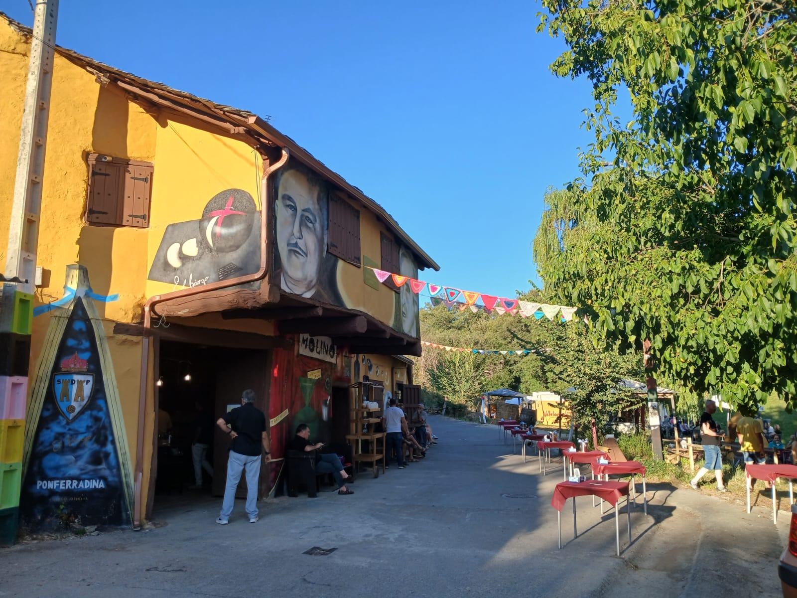 Vallelongo celebra en su terraza de Ocero la fiesta del verano, congregando a más de 250 personas 2