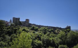 castillo de ponferrada desde el rio