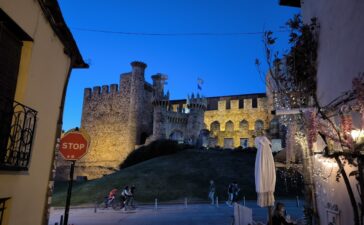 castillo desde calle estafeta noche