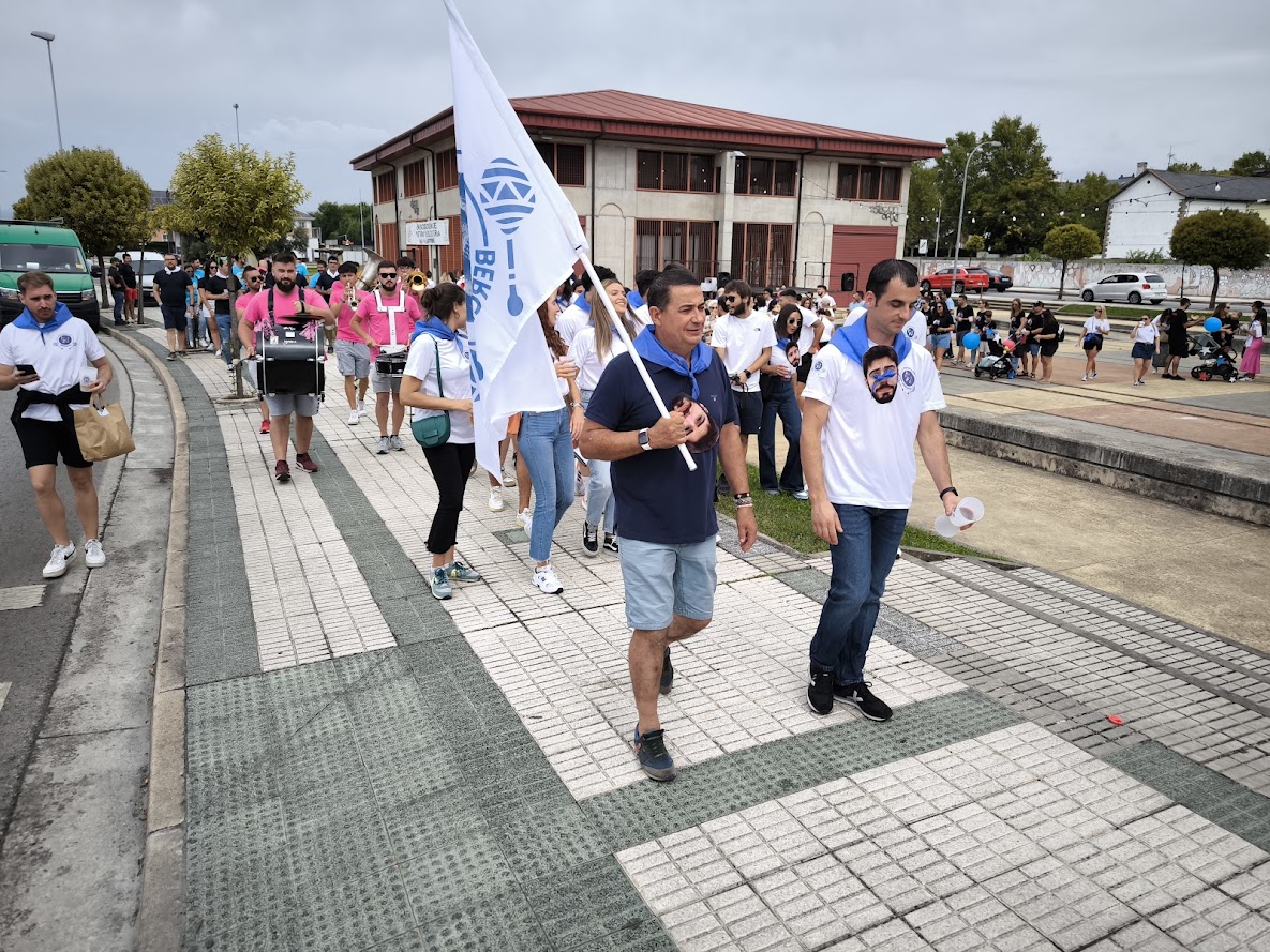 Encina 2024 | Las peñas conquistan Ponferrada con charangas y risas 5