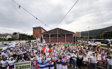 Encina 2024 | Las peñas conquistan Ponferrada con charangas y risas 1