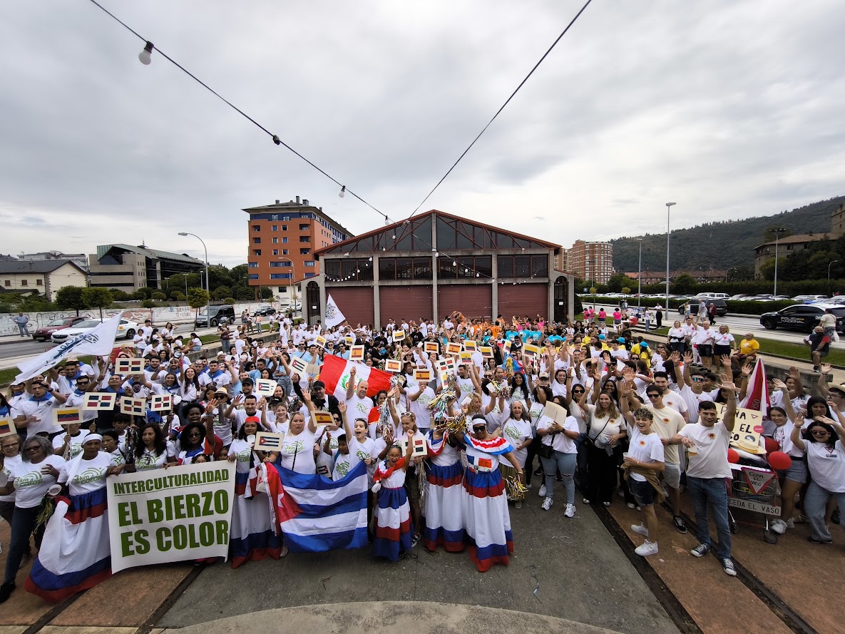 Encina 2024 | Las peñas conquistan Ponferrada con charangas y risas 1